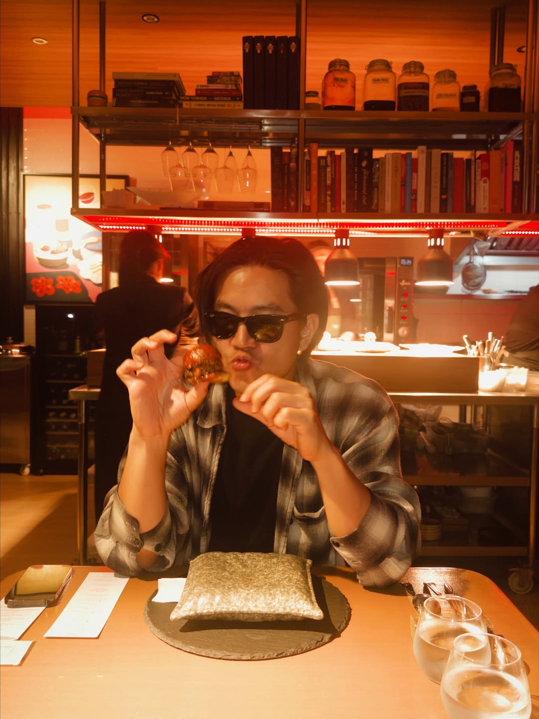 แก้ว - จริญญา ศิริมงคลสกุล