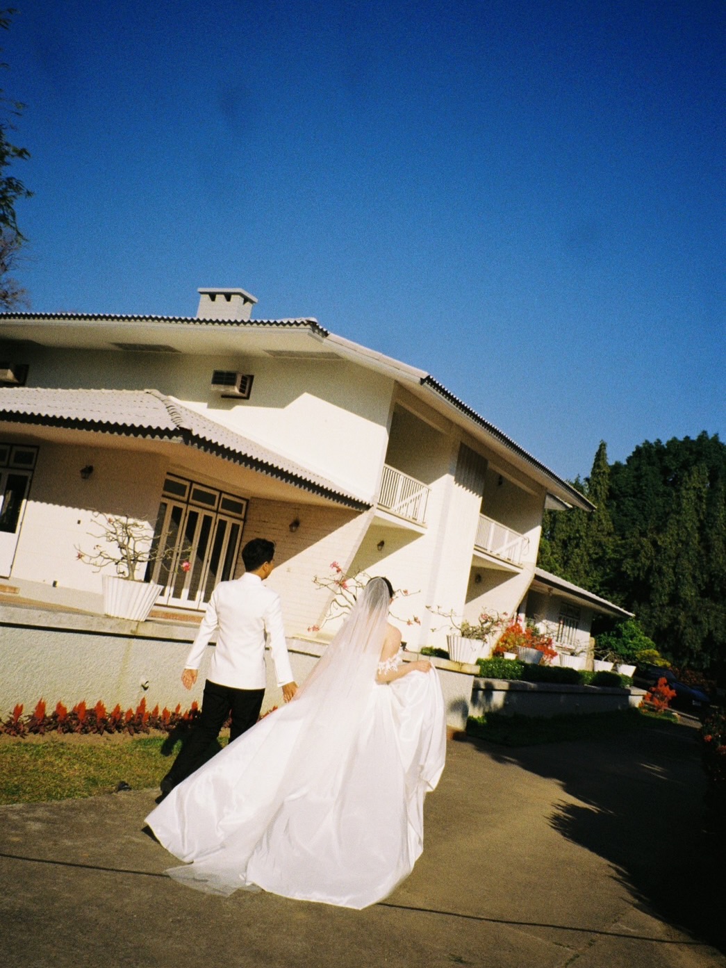 แก้ว - จริญญา ศิริมงคลสกุล