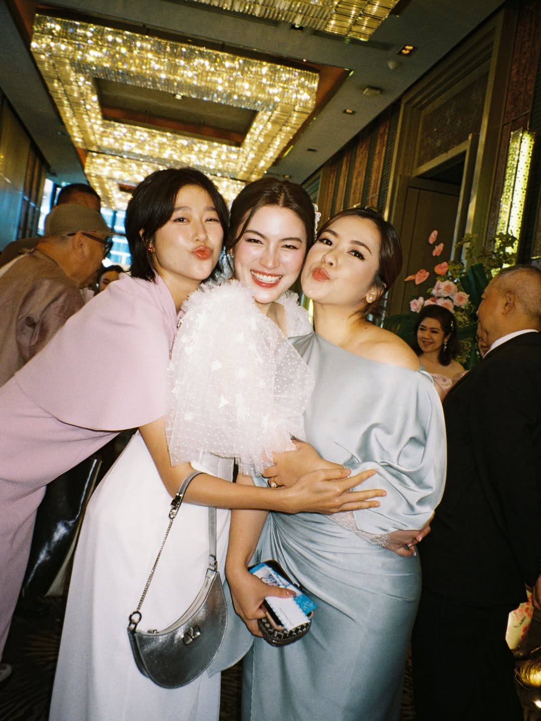 แก้ว - จริญญา ศิริมงคลสกุล