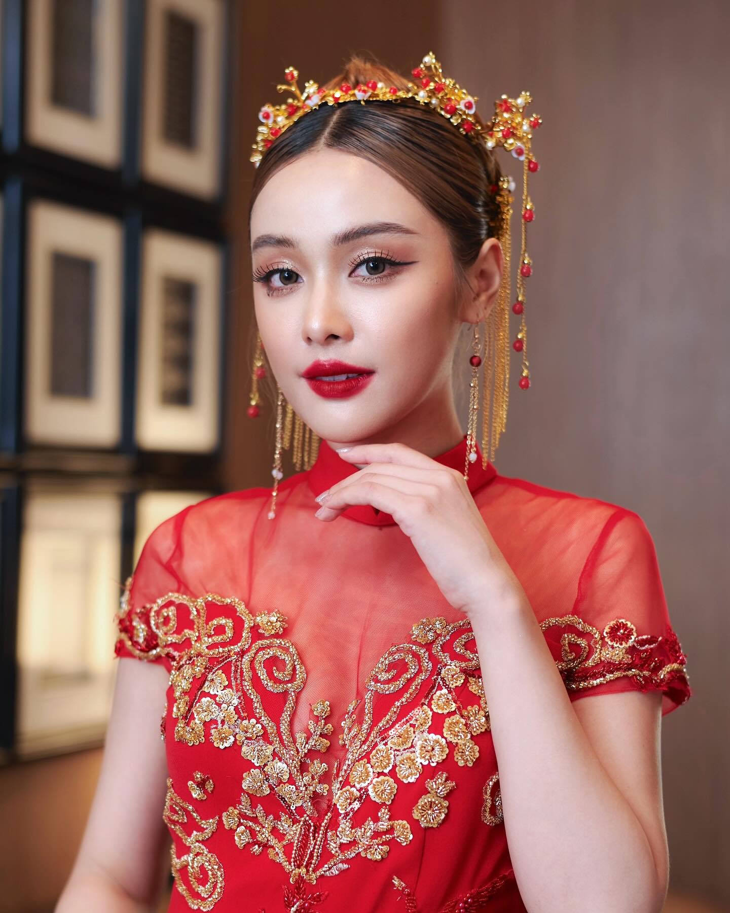 อุ้ม - อิษยา ฮอสุวรรณ