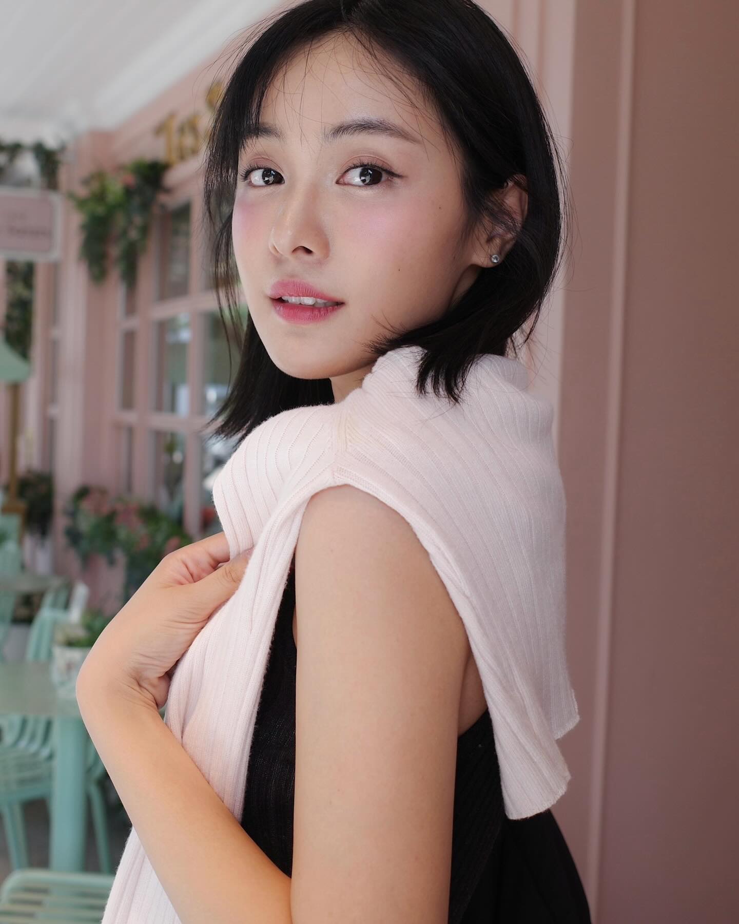 อุ้ม - อิษยา ฮอสุวรรณ