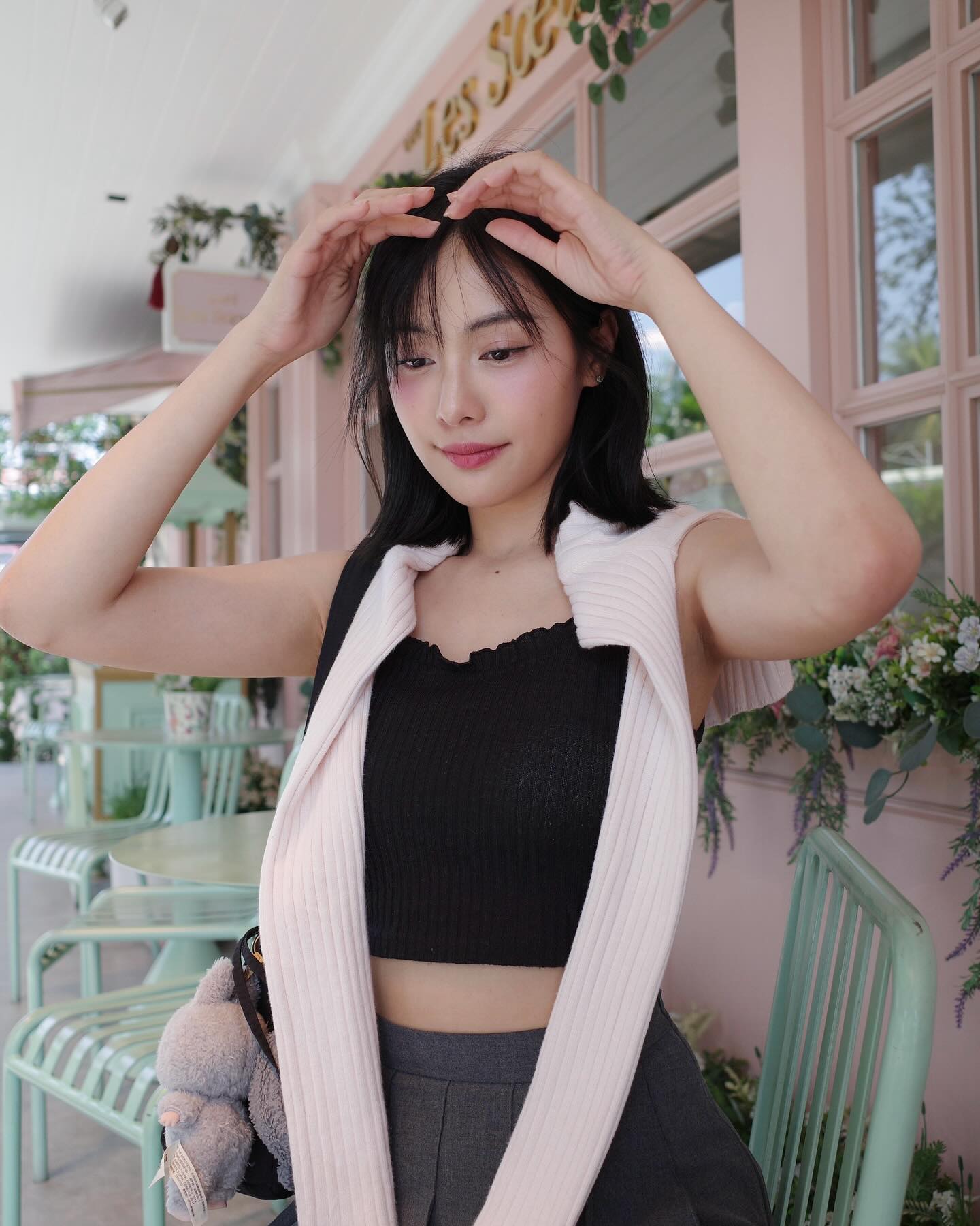 อุ้ม - อิษยา ฮอสุวรรณ