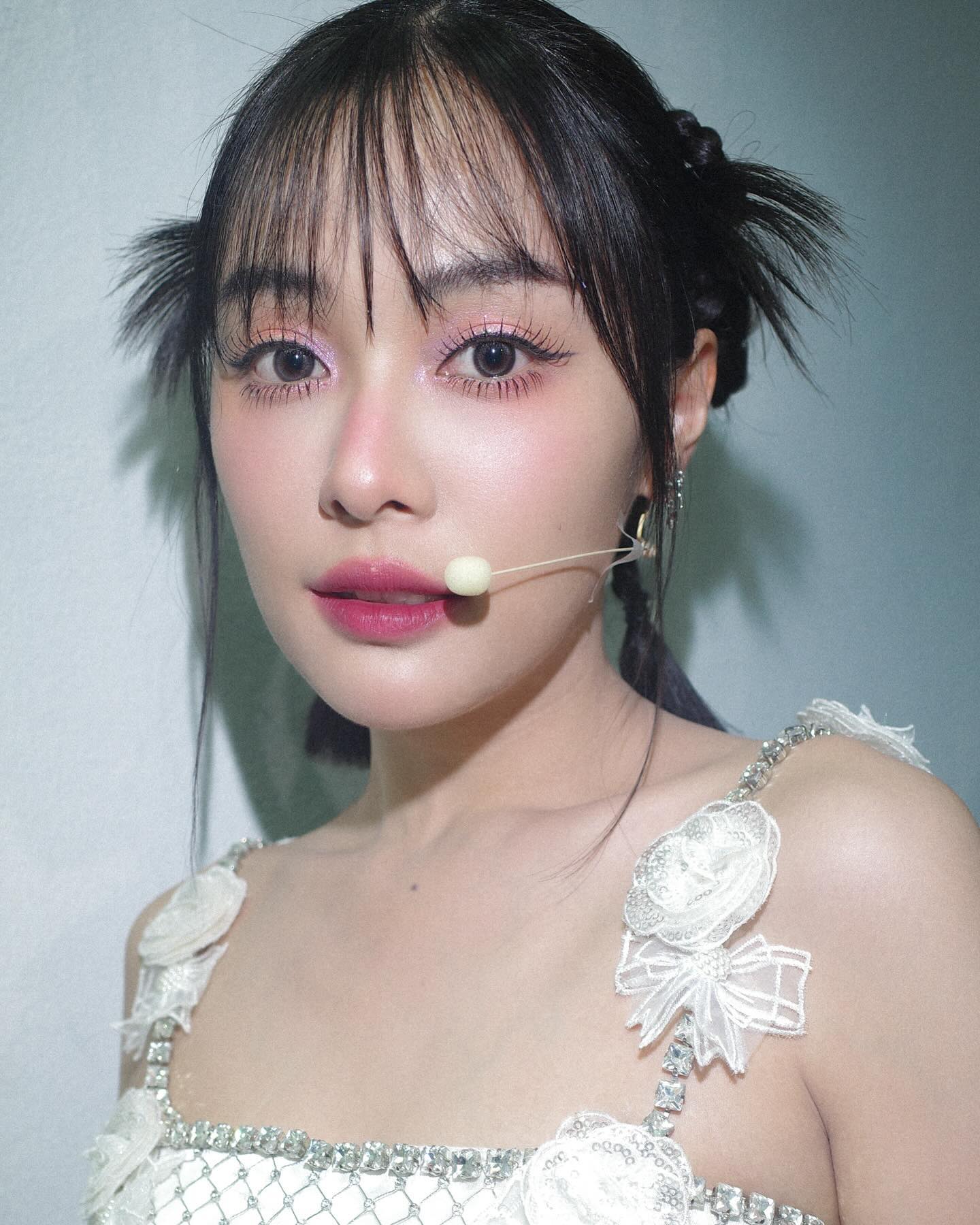 อุ้ม - อิษยา ฮอสุวรรณ