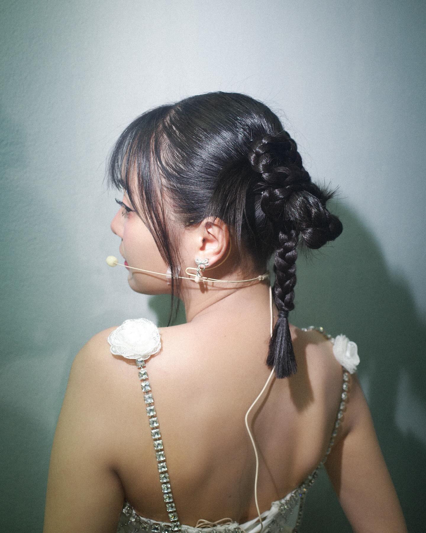 อุ้ม - อิษยา ฮอสุวรรณ