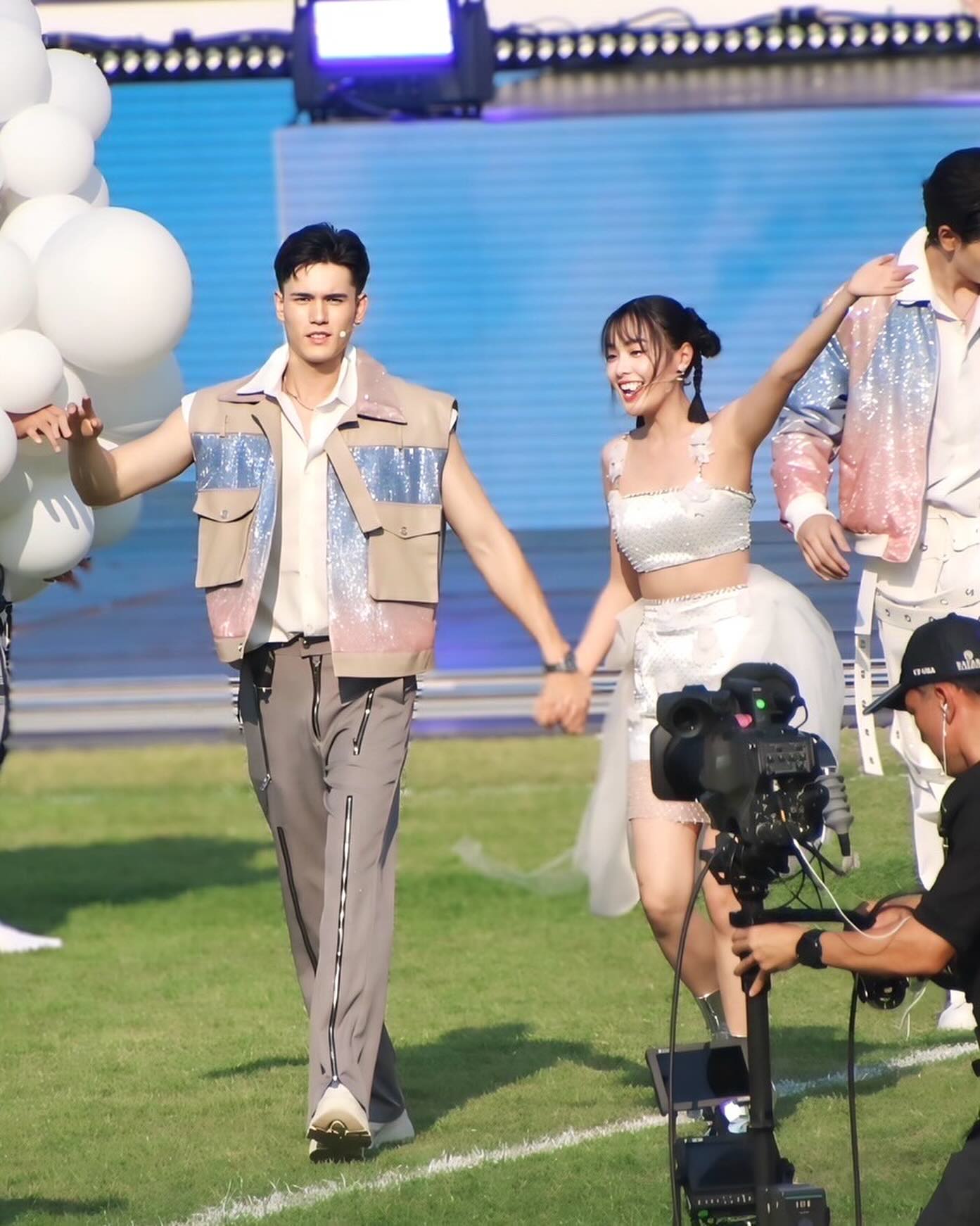 อุ้ม - อิษยา ฮอสุวรรณ