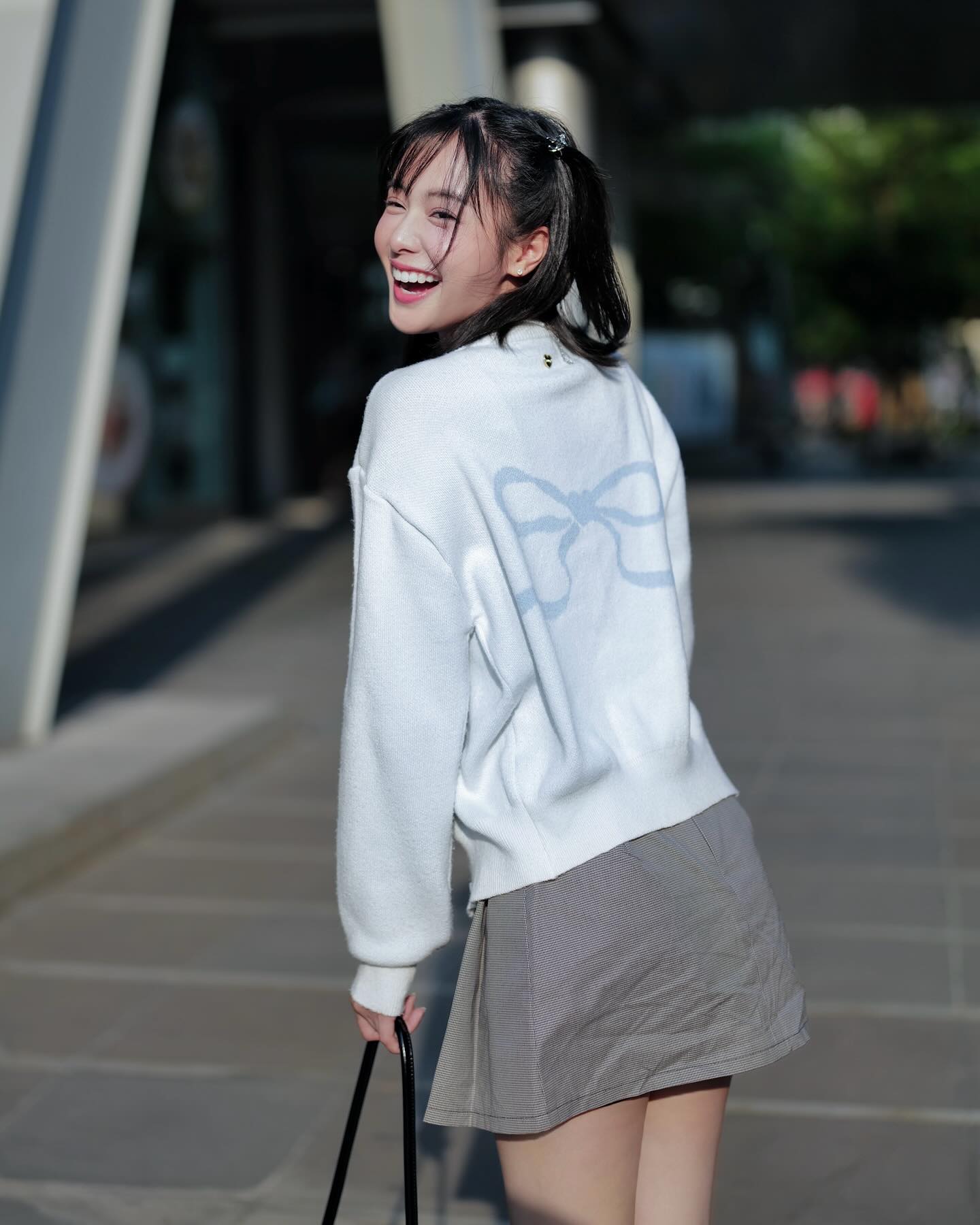 อุ้ม - อิษยา ฮอสุวรรณ