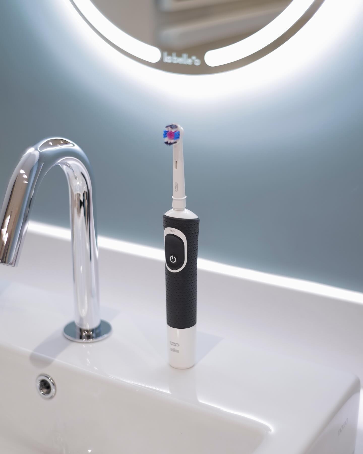 อุ้ม - อิษยา ฮอสุวรรณ