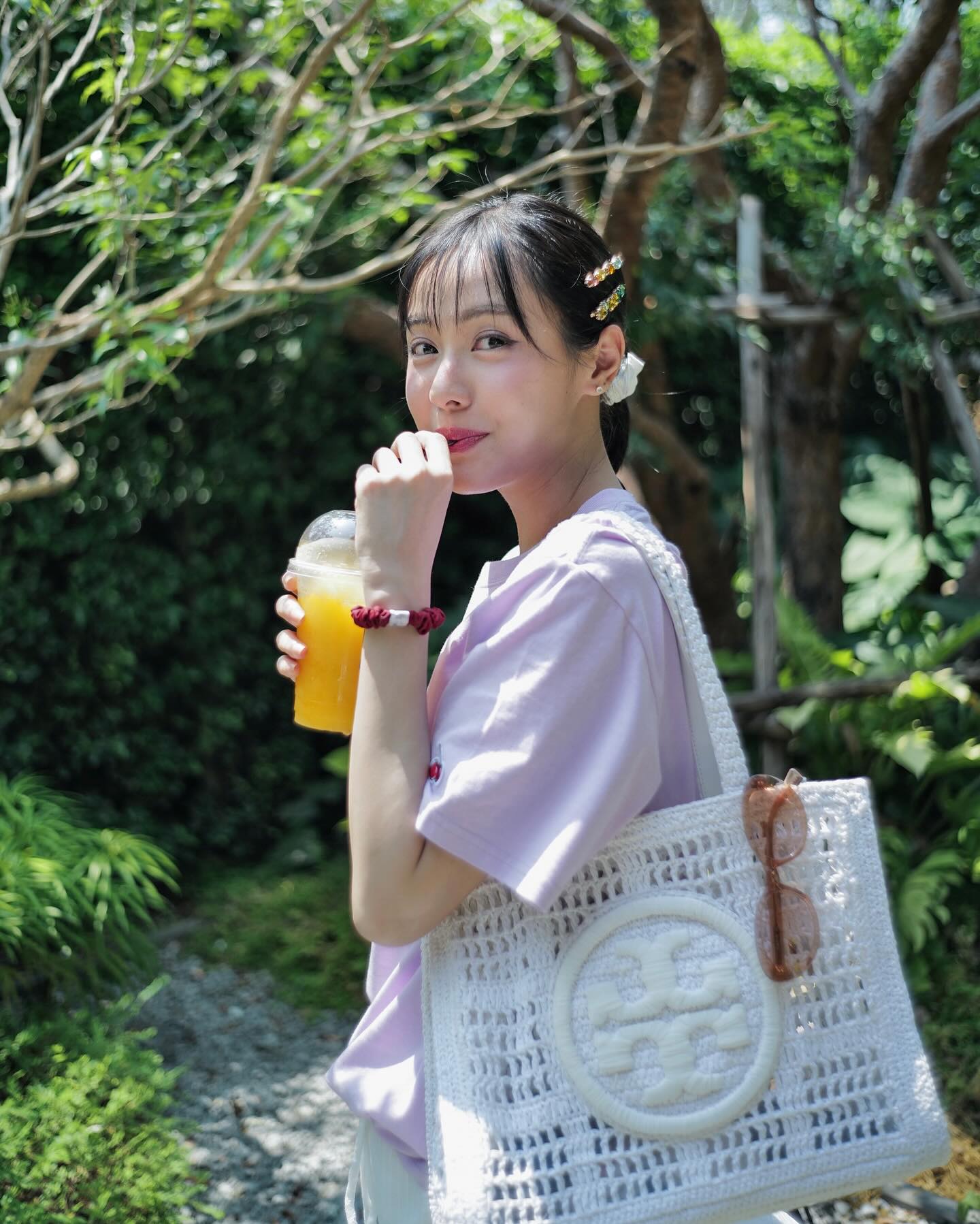 อุ้ม - อิษยา ฮอสุวรรณ