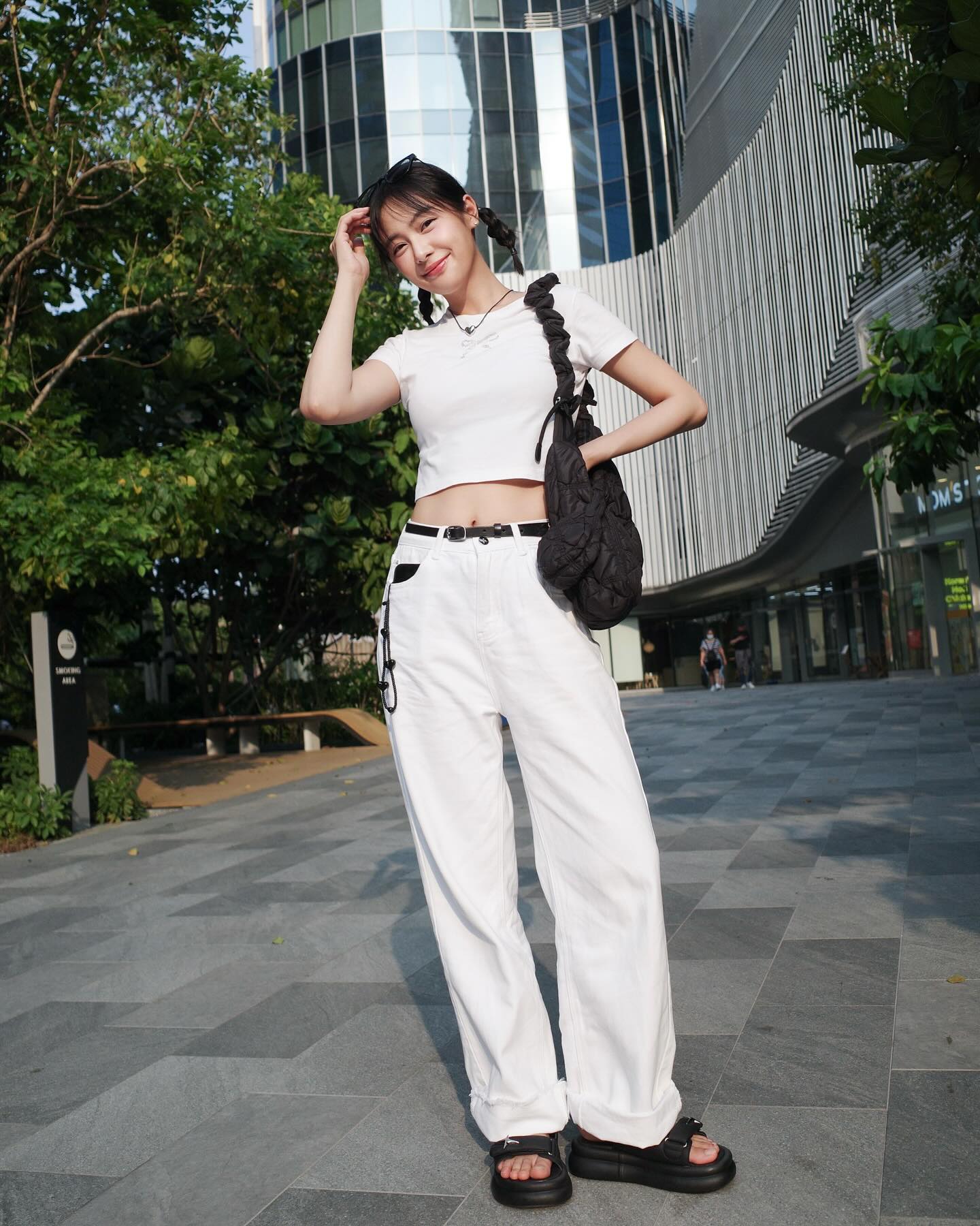 อุ้ม - อิษยา ฮอสุวรรณ