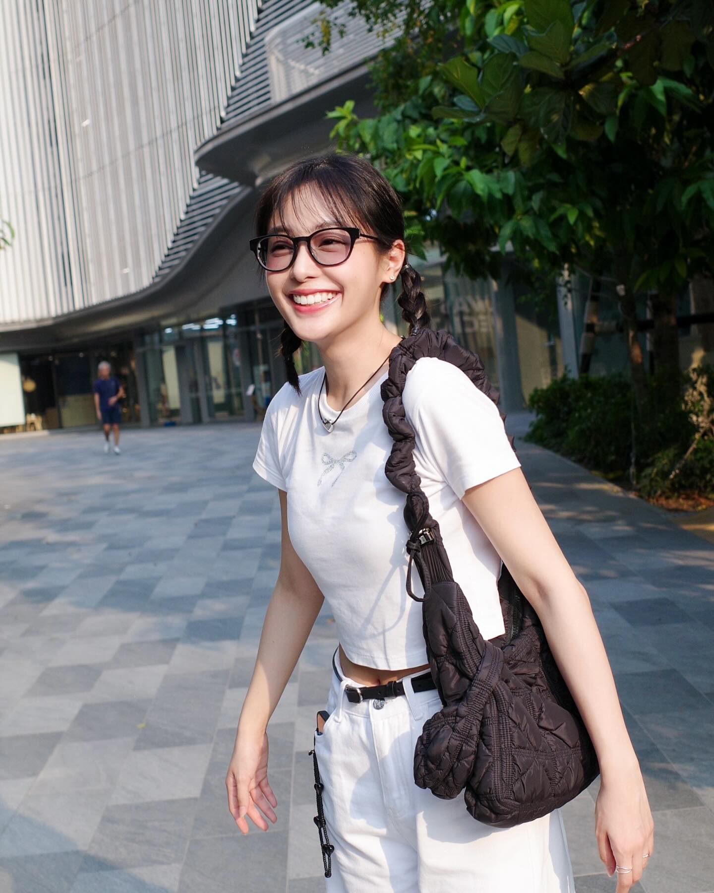 อุ้ม - อิษยา ฮอสุวรรณ