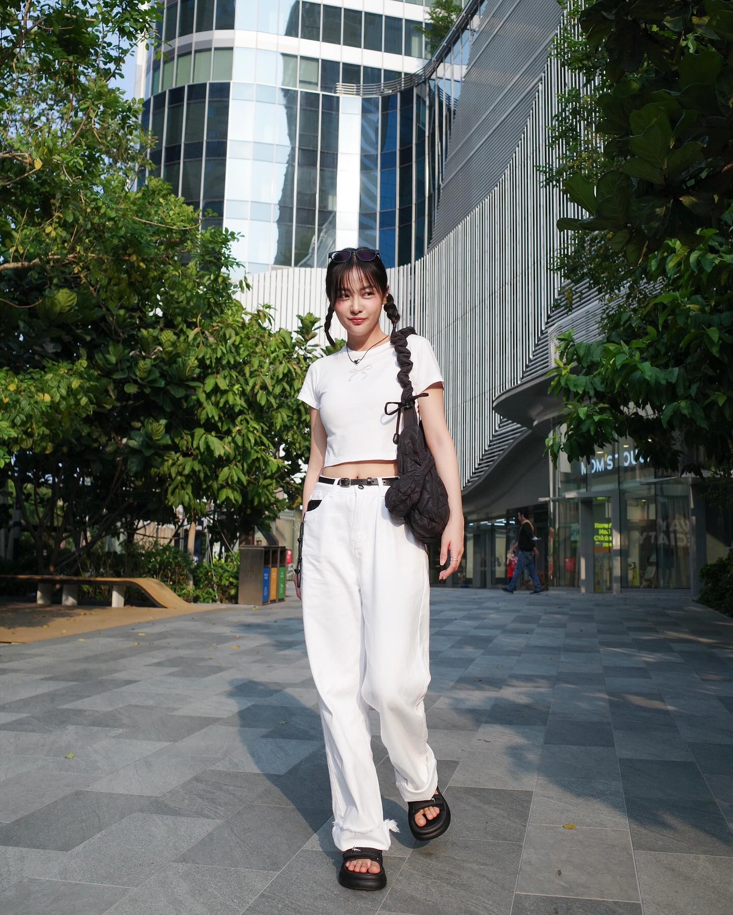 อุ้ม - อิษยา ฮอสุวรรณ