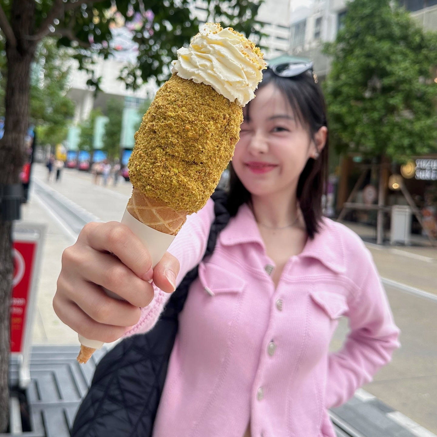 อุ้ม - อิษยา ฮอสุวรรณ