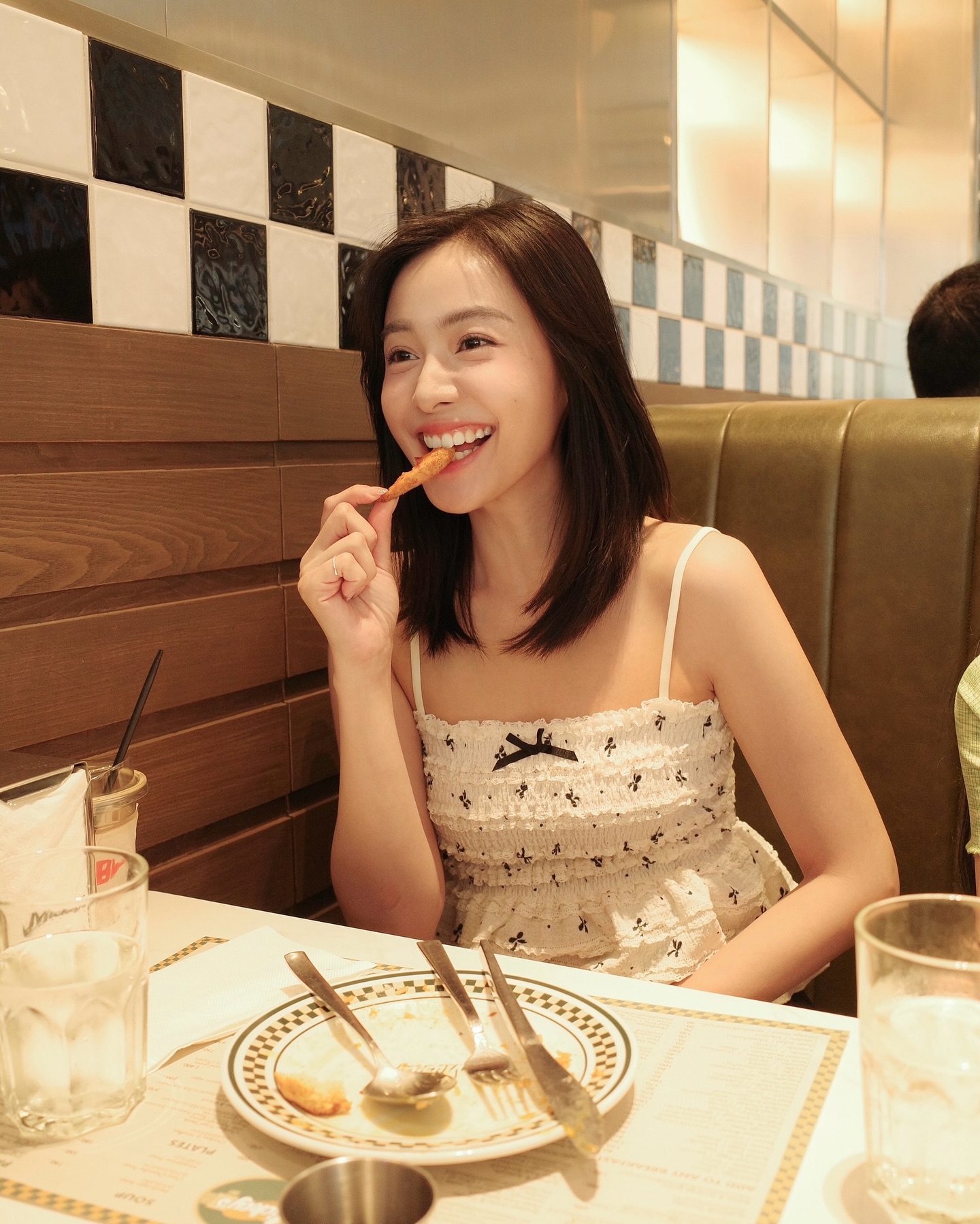 อุ้ม - อิษยา ฮอสุวรรณ