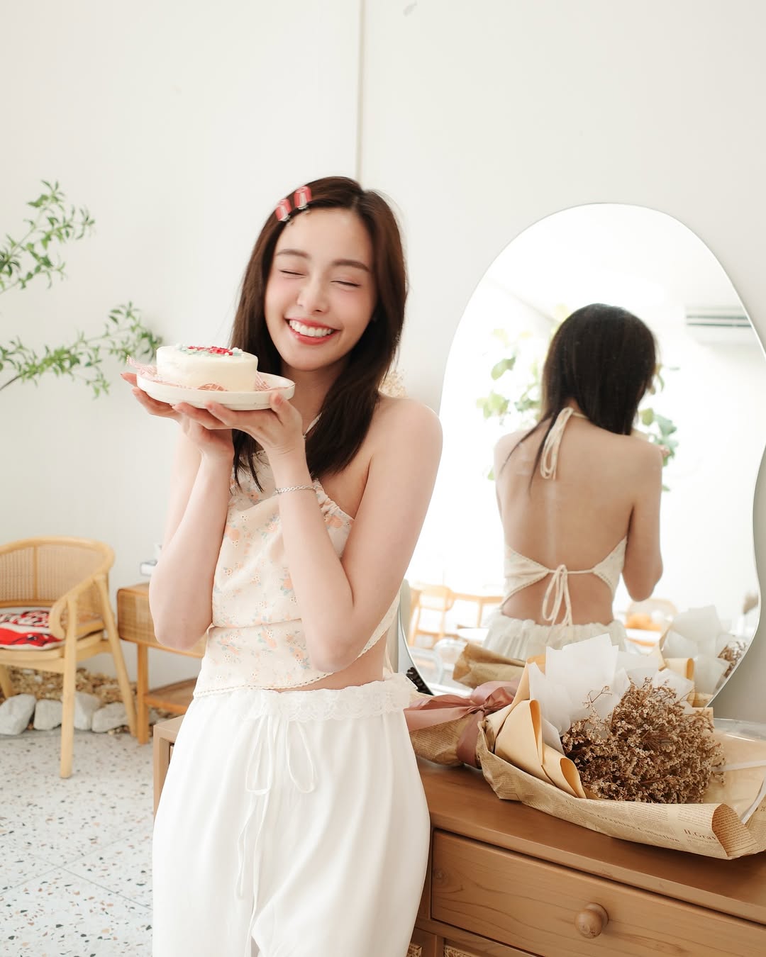 อุ้ม - อิษยา ฮอสุวรรณ