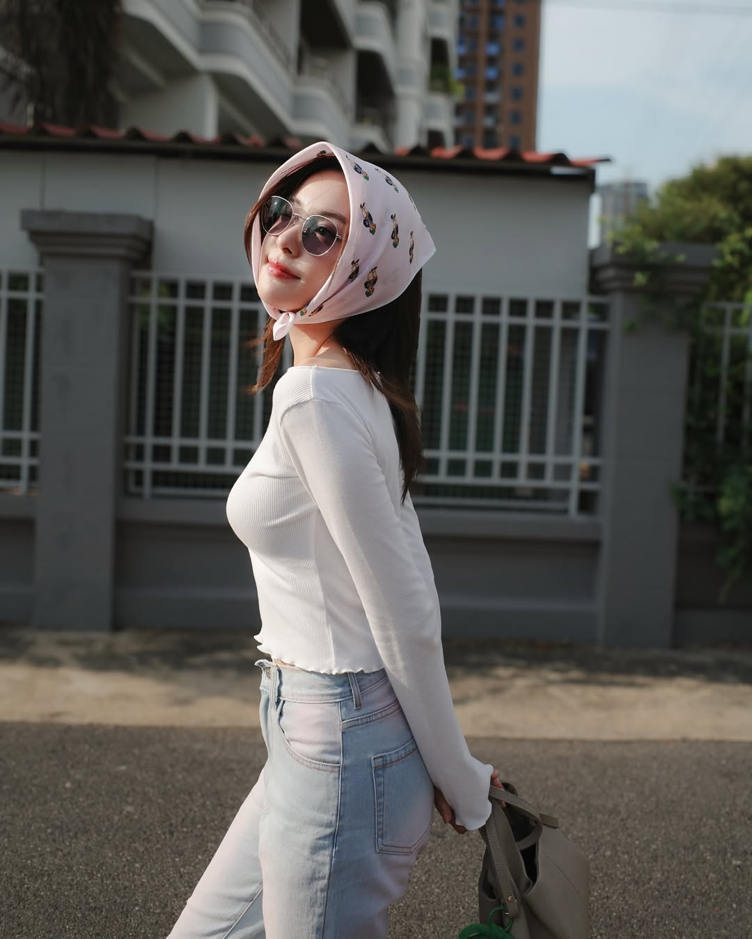 อุ้ม - อิษยา ฮอสุวรรณ