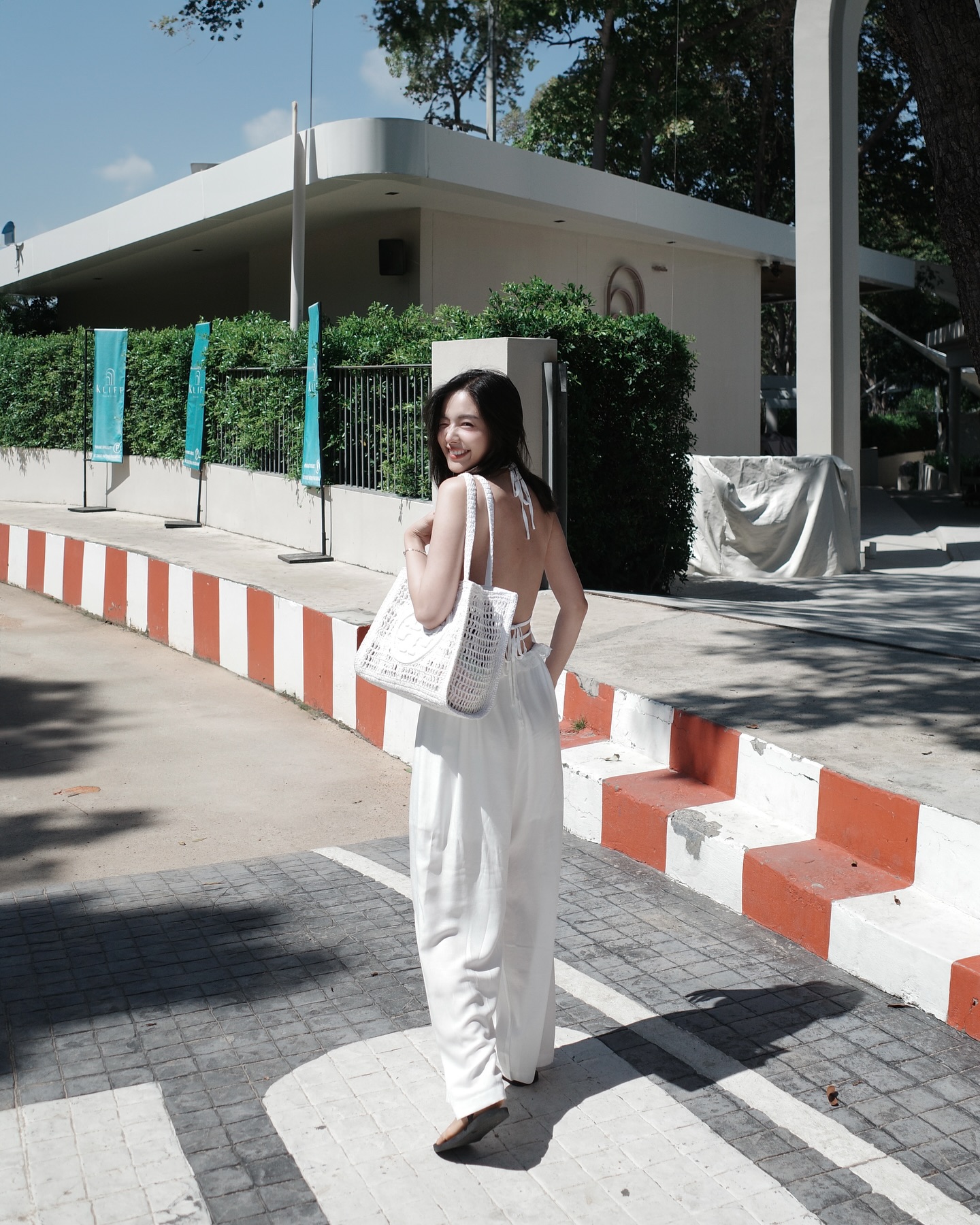 อุ้ม - อิษยา ฮอสุวรรณ