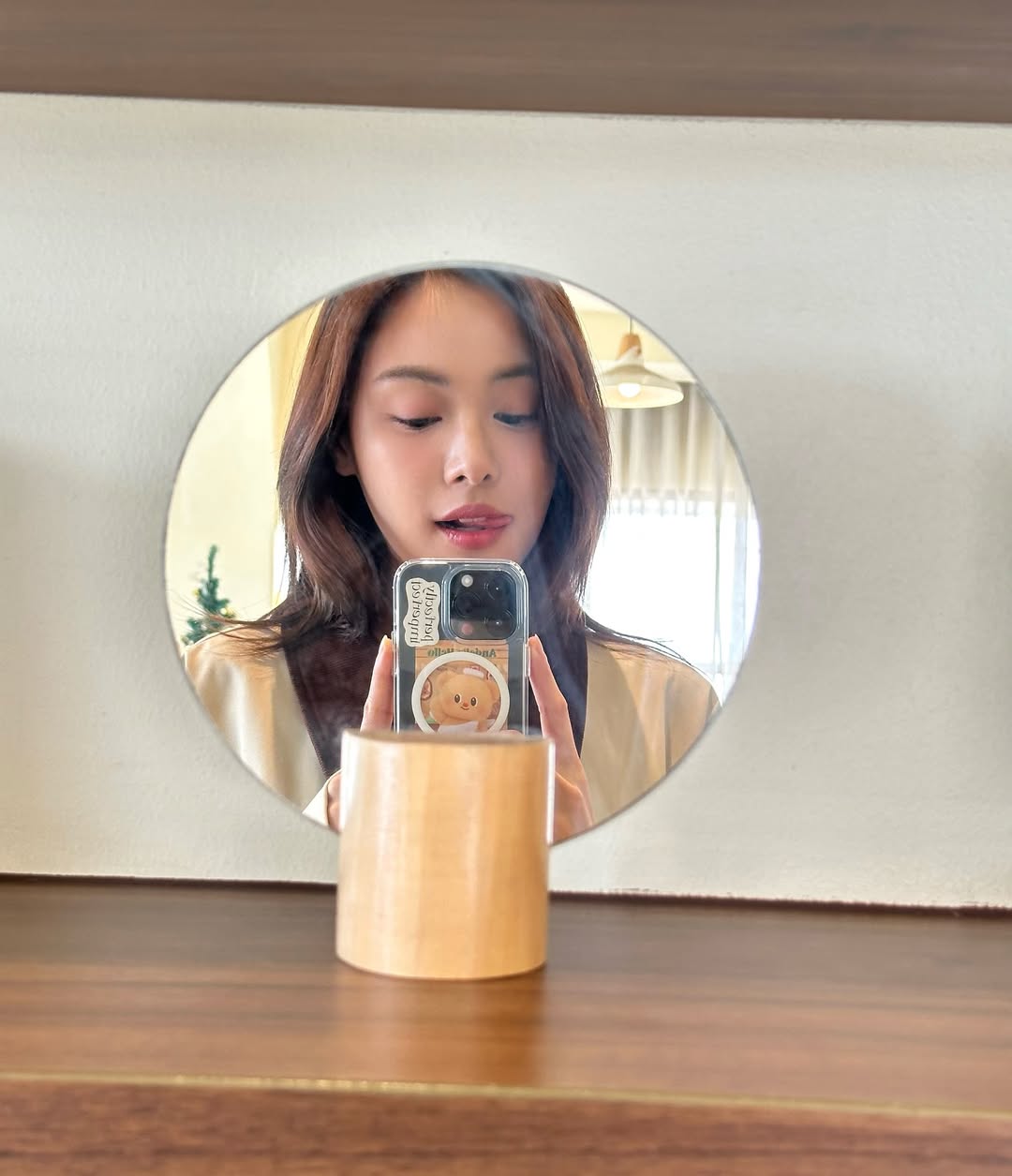 อุ้ม - อิษยา ฮอสุวรรณ