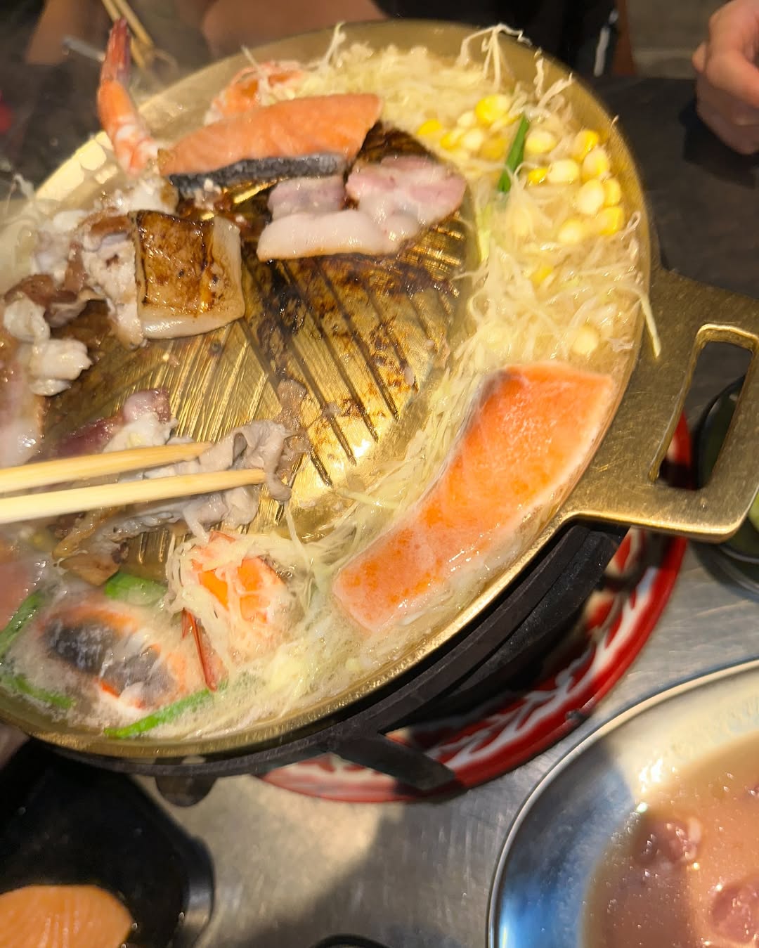 อุ้ม - อิษยา ฮอสุวรรณ