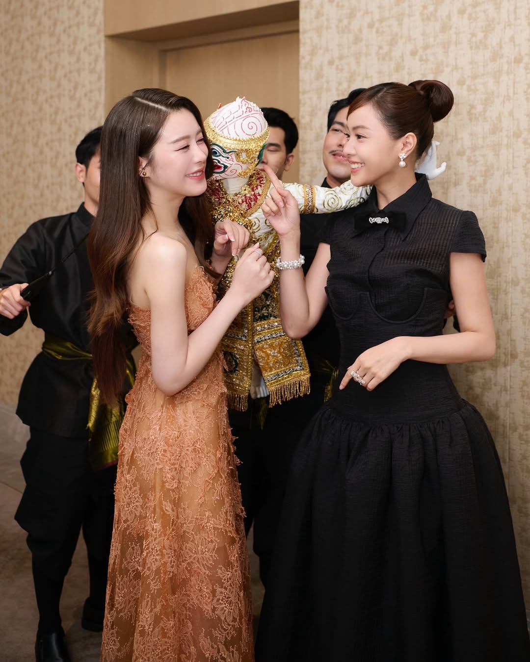 อุ้ม - อิษยา ฮอสุวรรณ