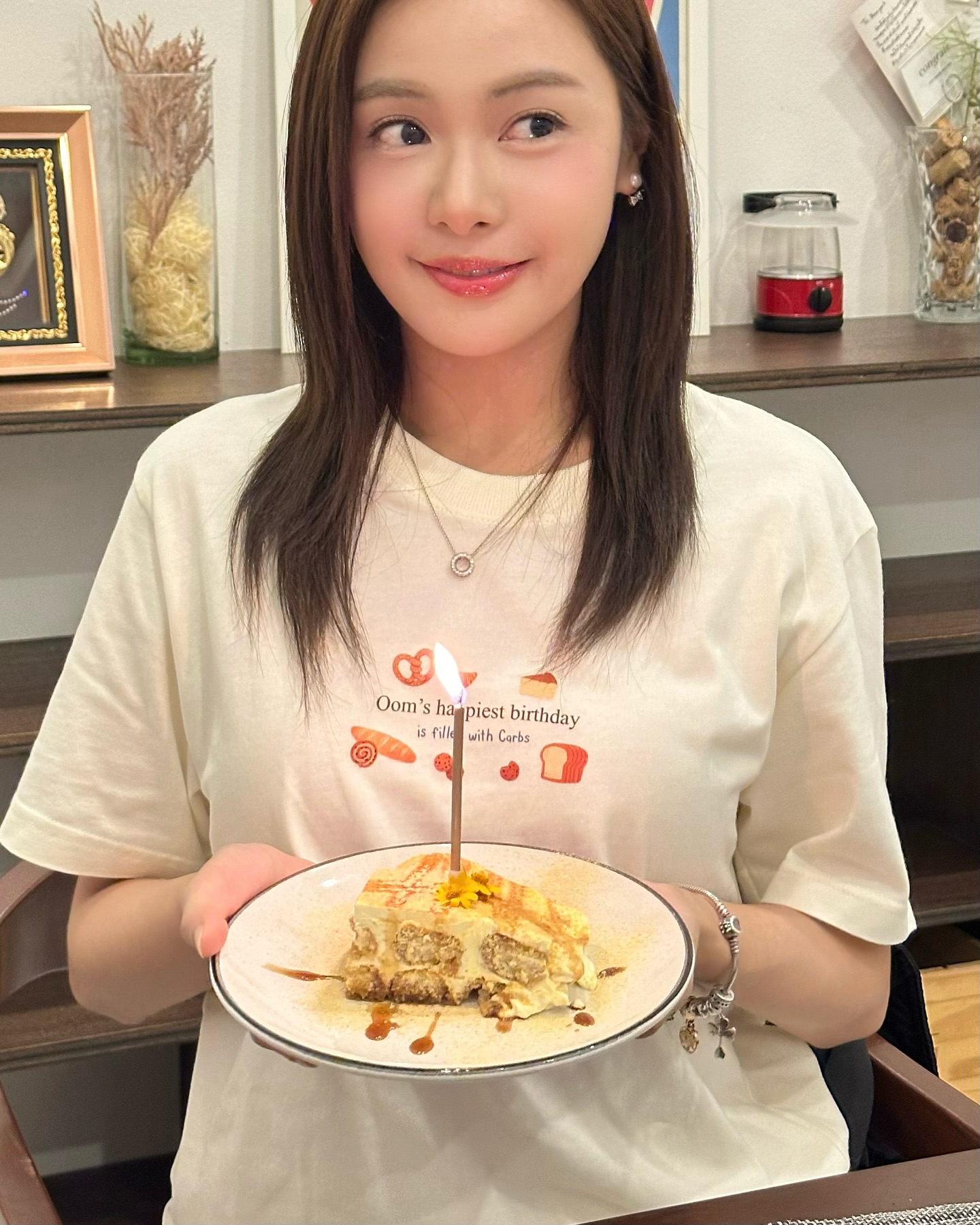 อุ้ม - อิษยา ฮอสุวรรณ
