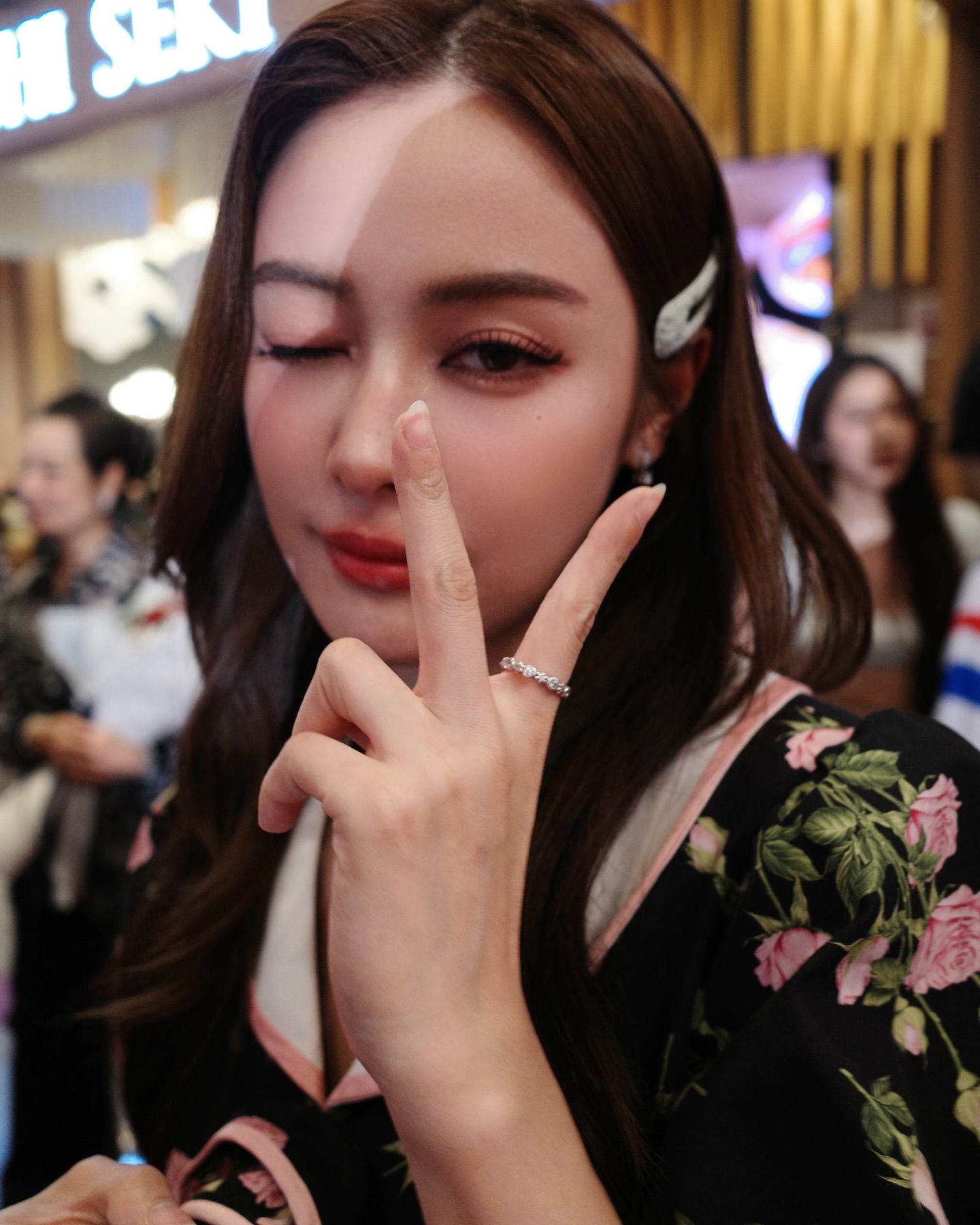 อุ้ม - อิษยา ฮอสุวรรณ