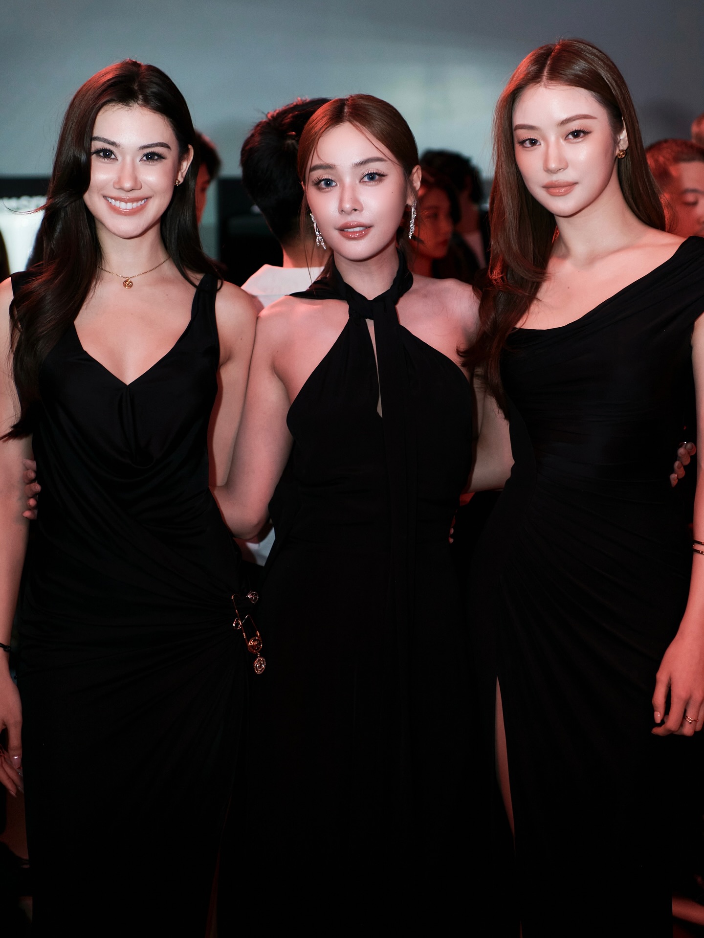 อุ้ม - อิษยา ฮอสุวรรณ