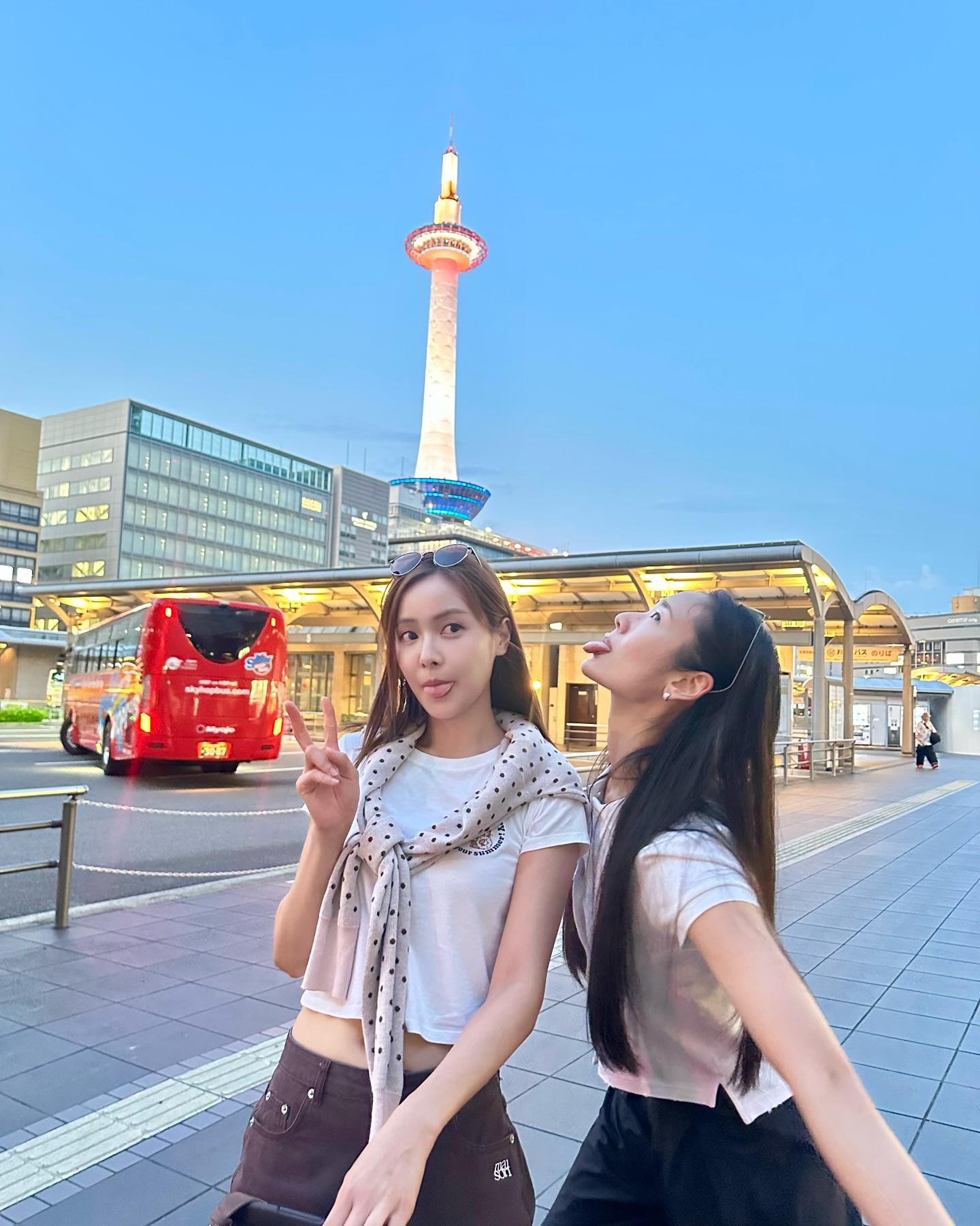 อุ้ม - อิษยา ฮอสุวรรณ