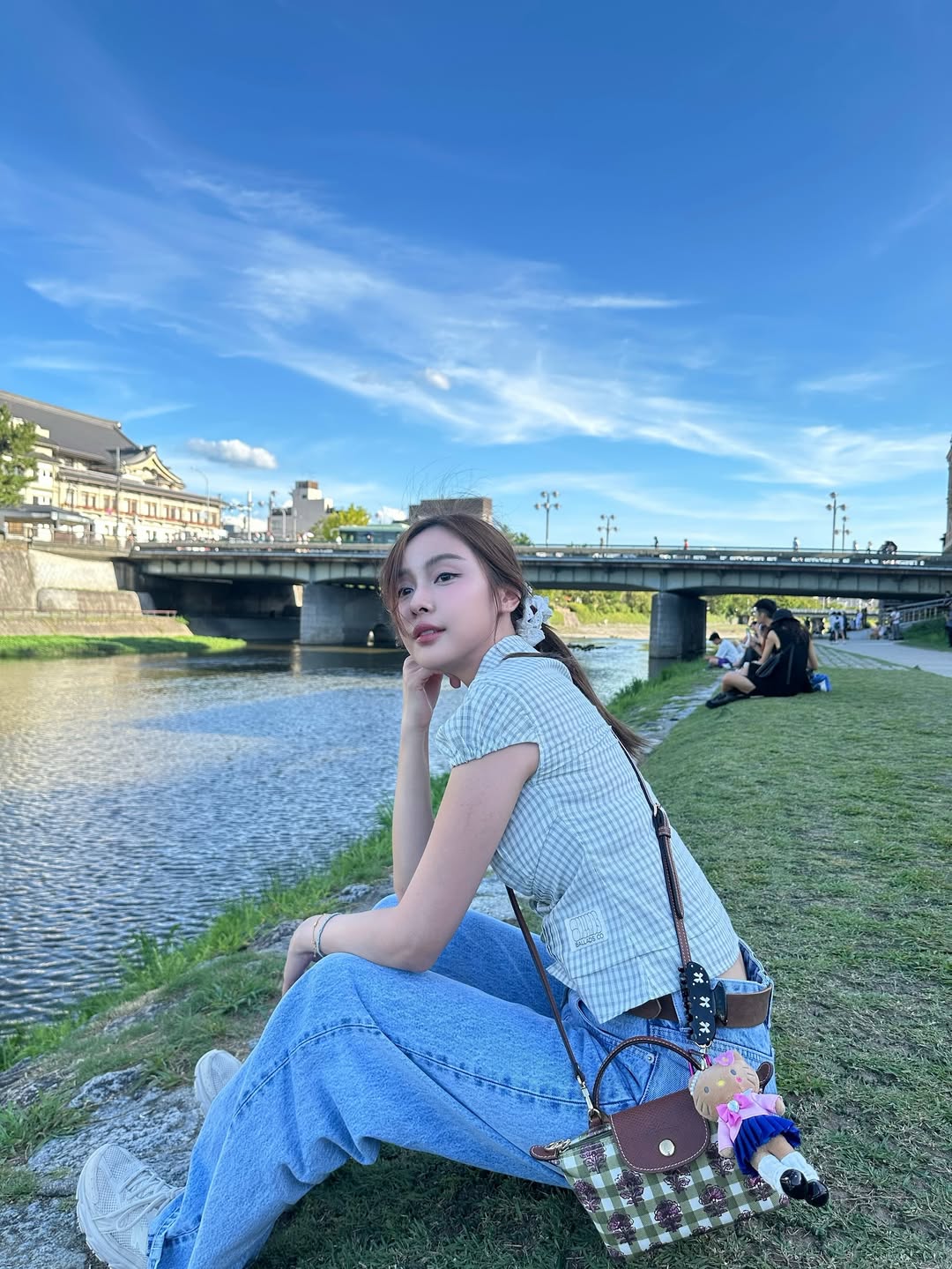 อุ้ม - อิษยา ฮอสุวรรณ