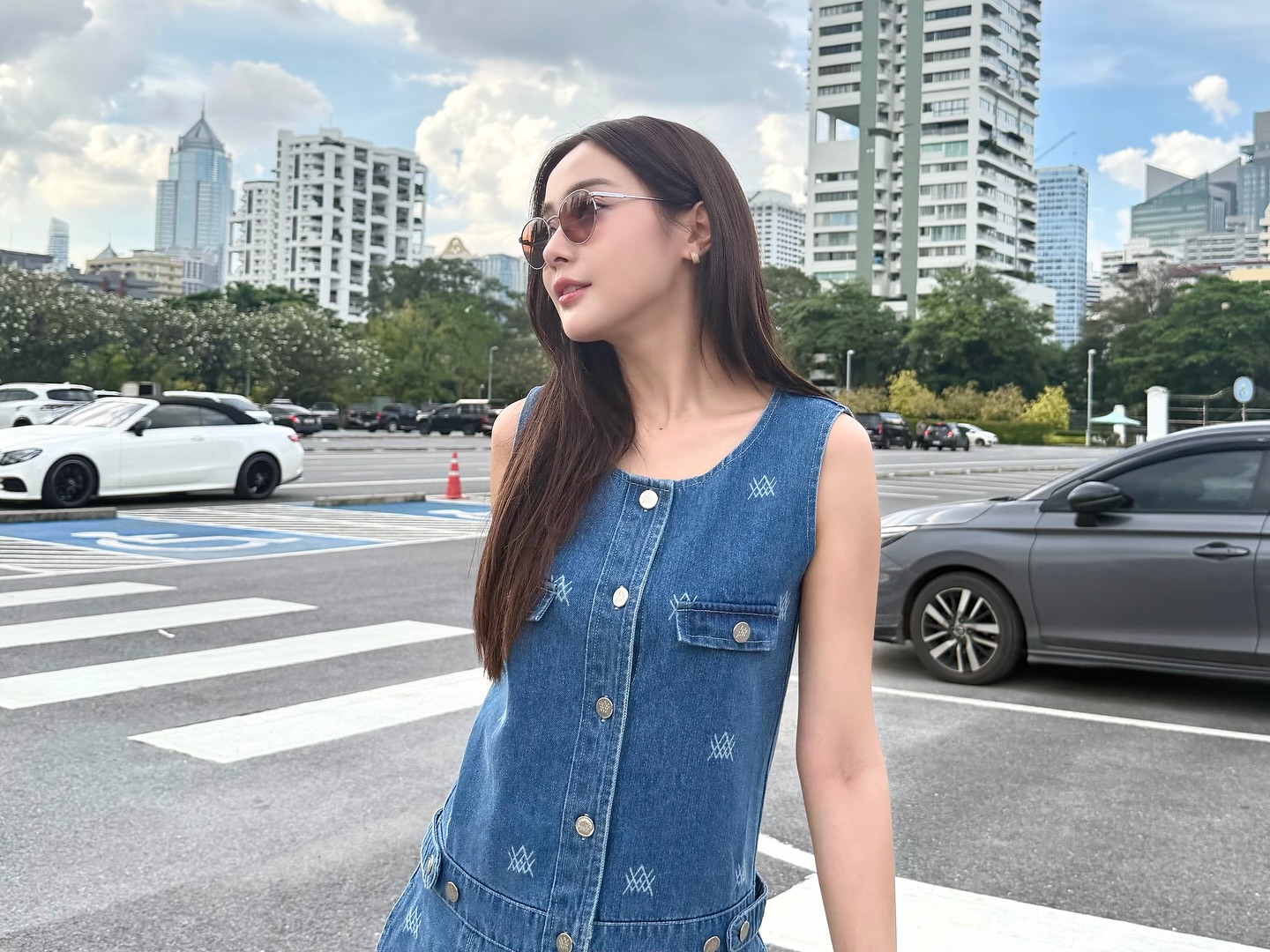 อุ้ม - อิษยา ฮอสุวรรณ