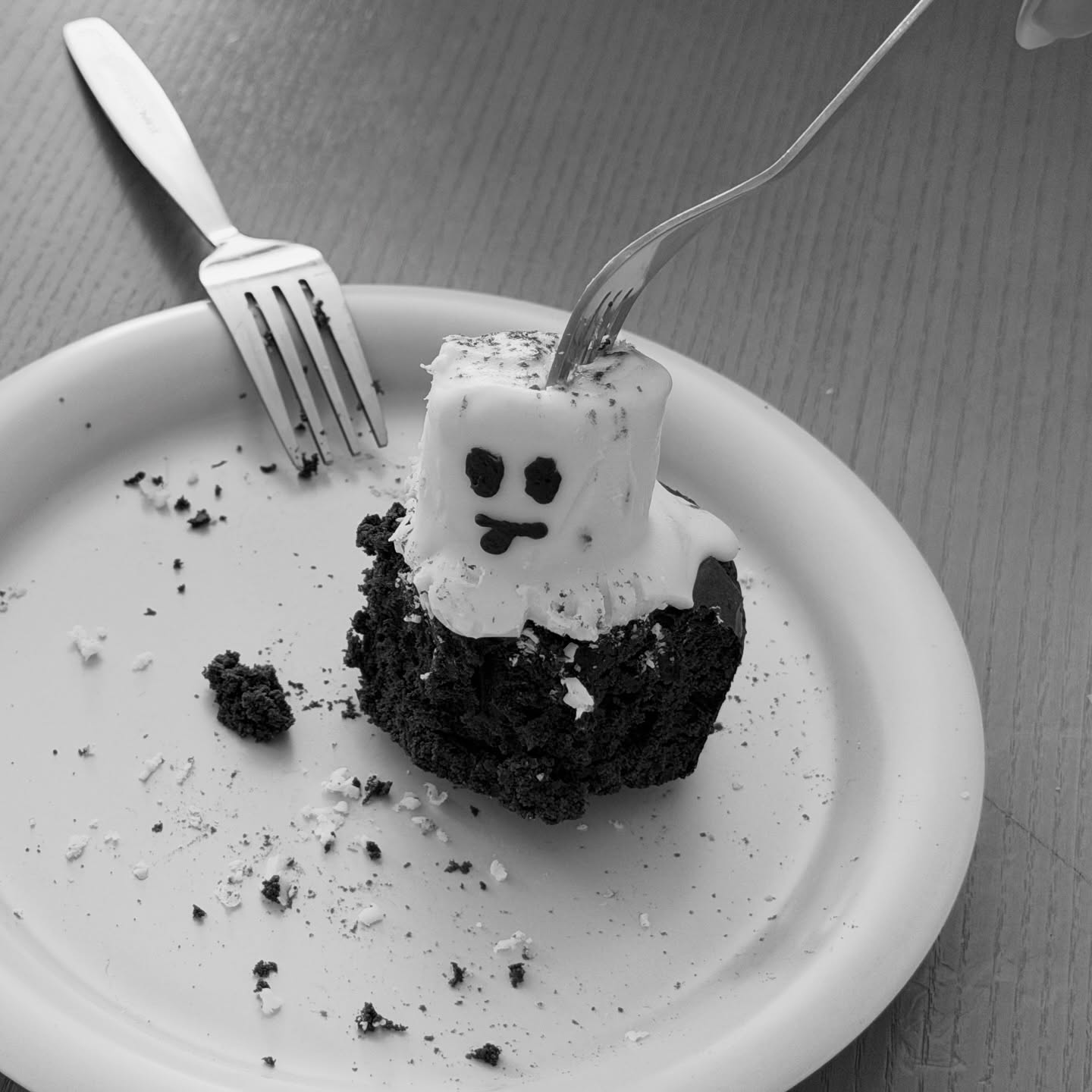 อุ้ม - อิษยา ฮอสุวรรณ