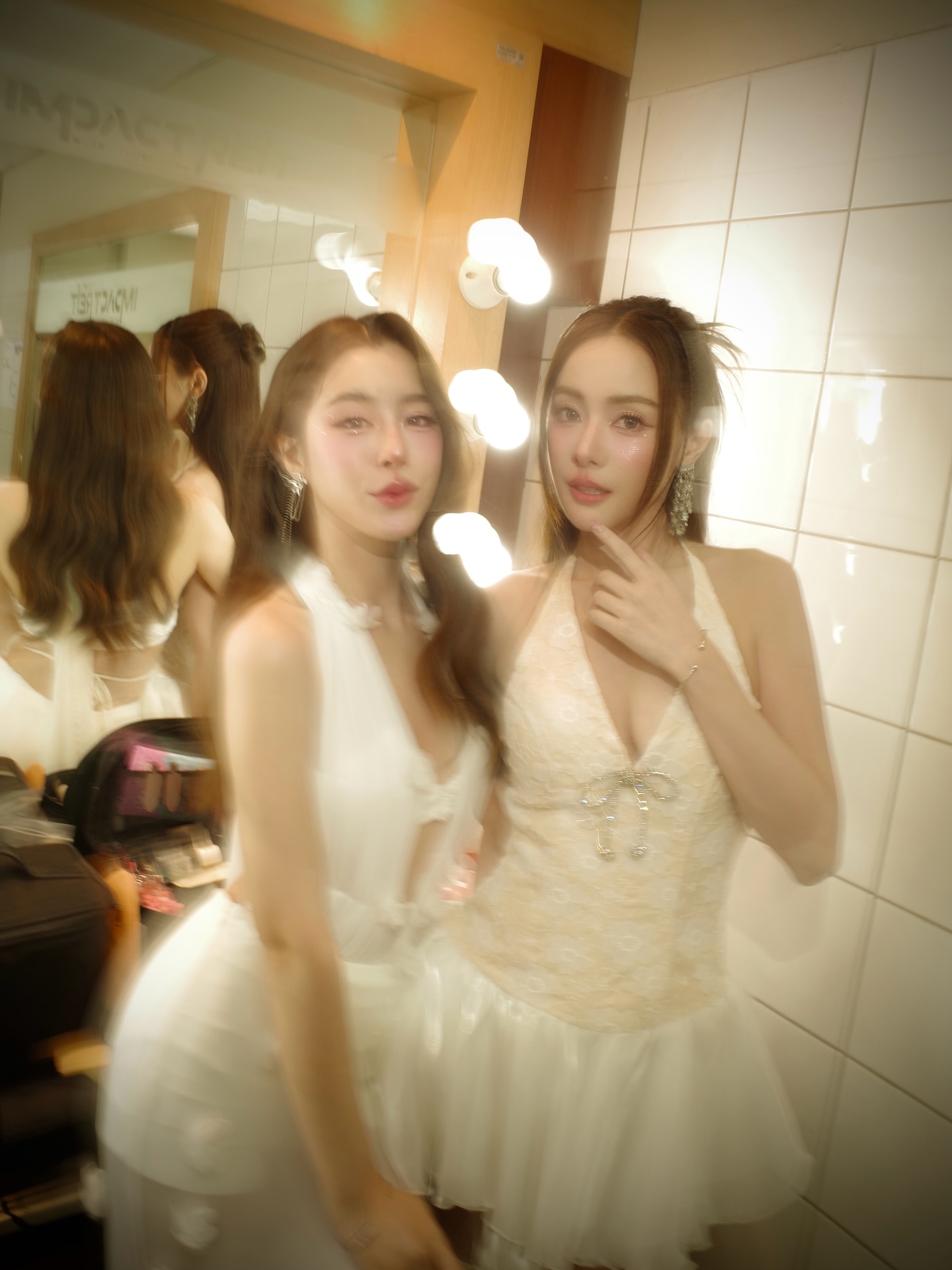 อุ้ม - อิษยา ฮอสุวรรณ