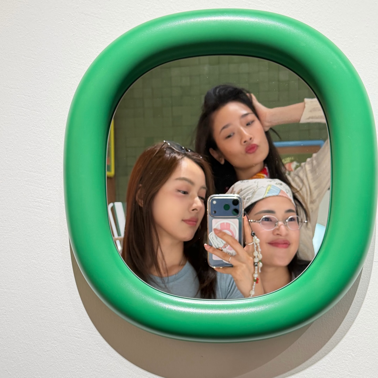 อุ้ม - อิษยา ฮอสุวรรณ