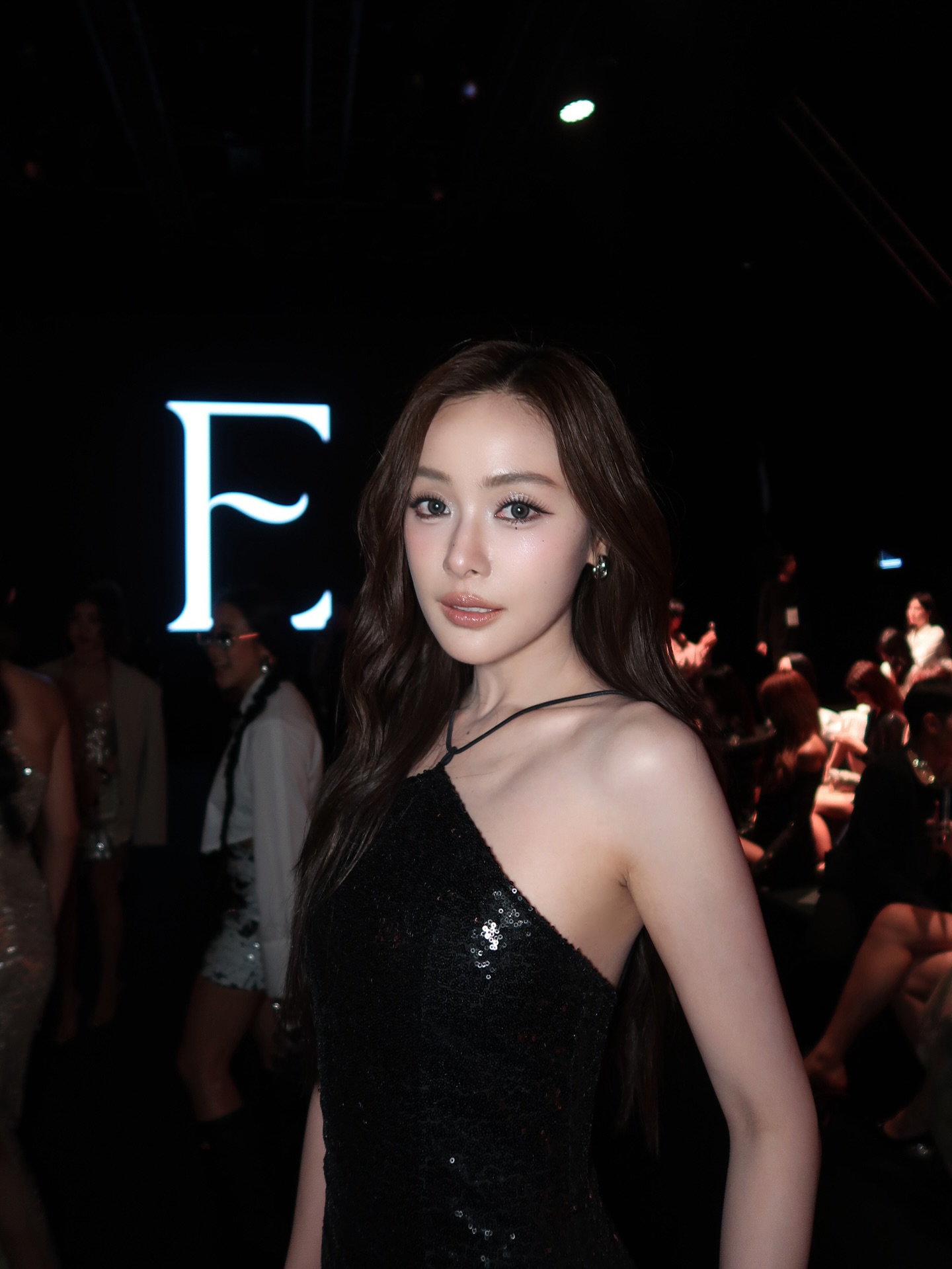 อุ้ม - อิษยา ฮอสุวรรณ