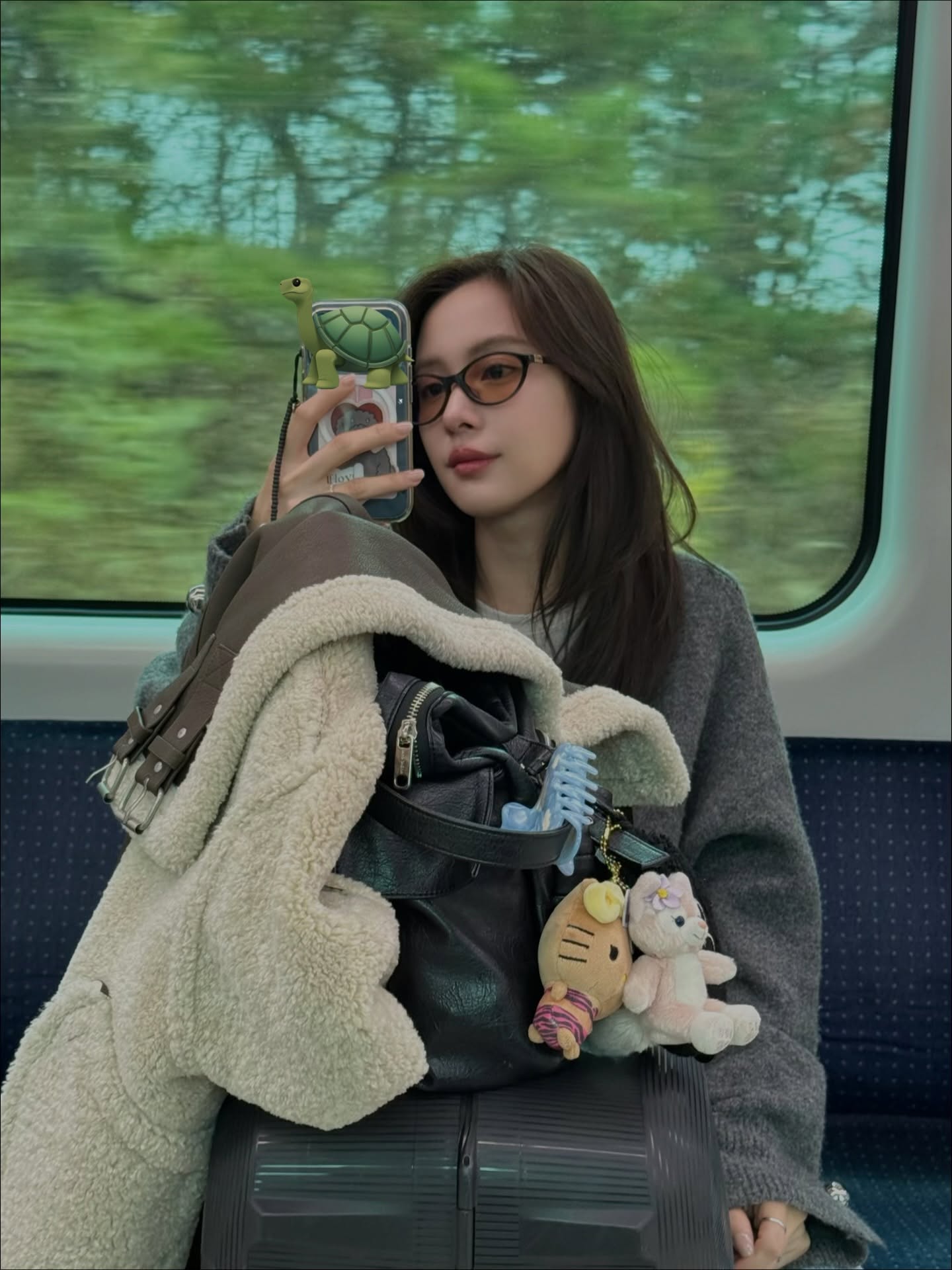 อุ้ม - อิษยา ฮอสุวรรณ