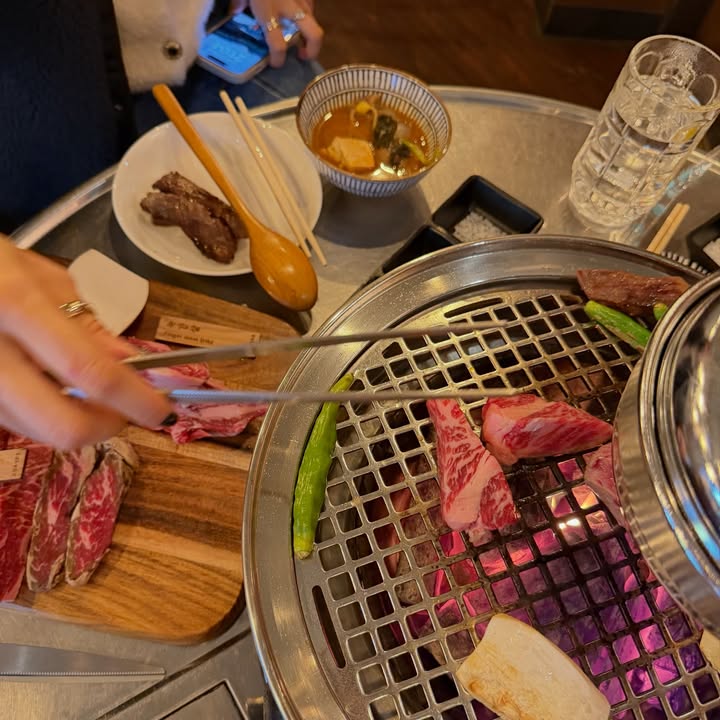 อุ้ม - อิษยา ฮอสุวรรณ