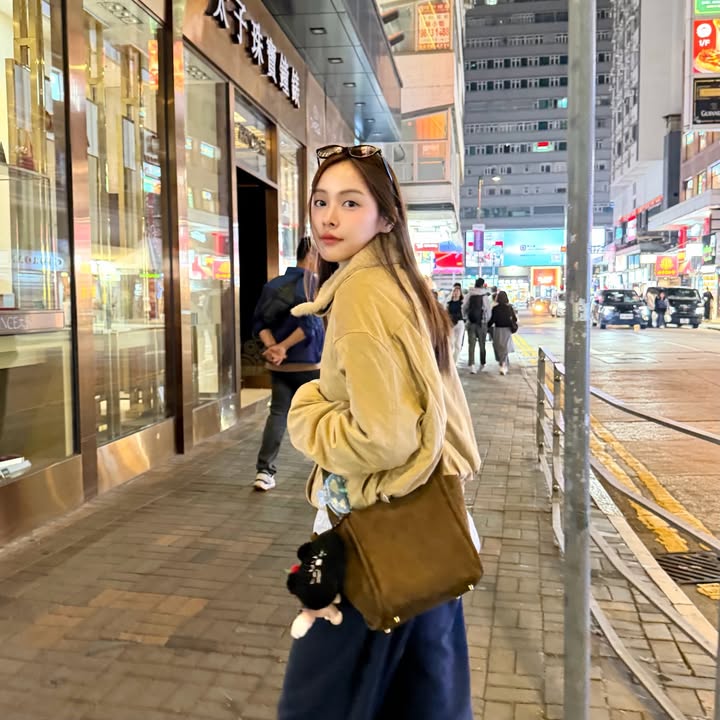 อุ้ม - อิษยา ฮอสุวรรณ