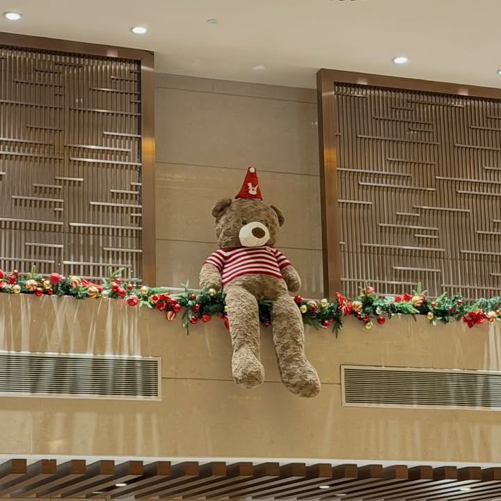 อุ้ม - อิษยา ฮอสุวรรณ