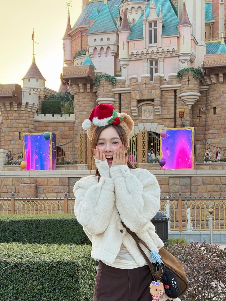 อุ้ม - อิษยา ฮอสุวรรณ