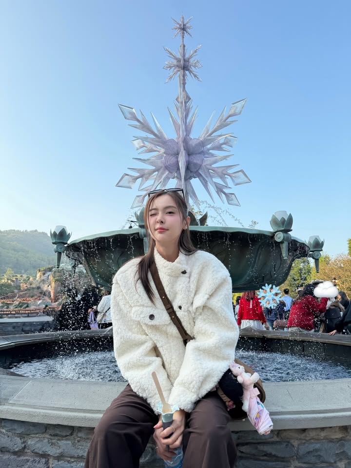 อุ้ม - อิษยา ฮอสุวรรณ