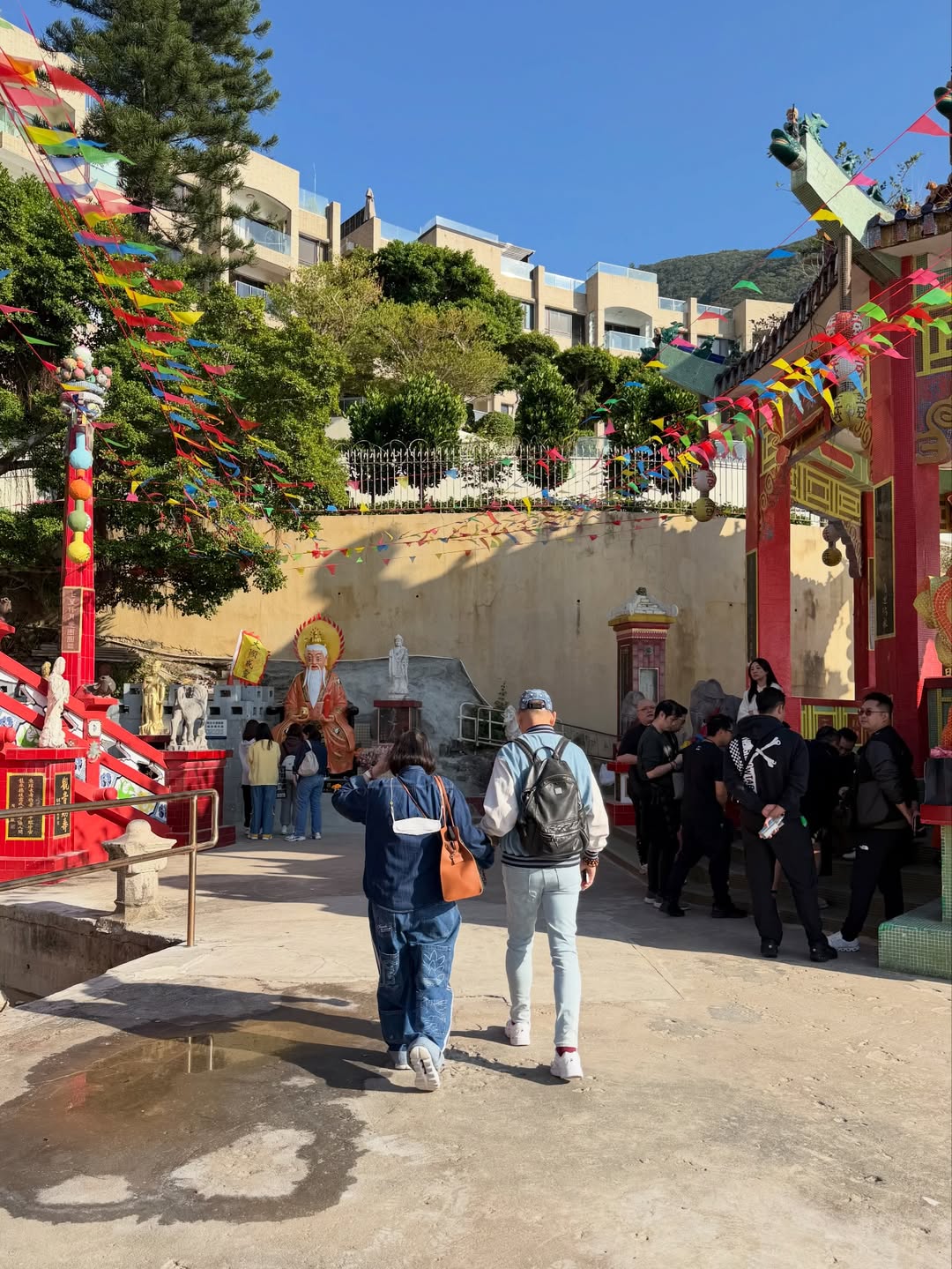 อุ้ม - อิษยา ฮอสุวรรณ