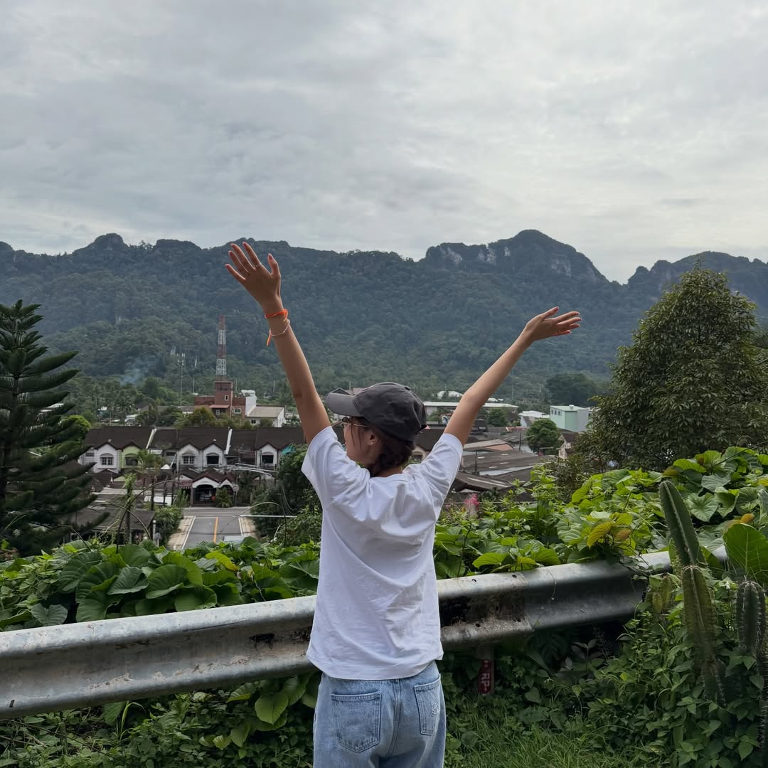 อุ้ม - อิษยา ฮอสุวรรณ