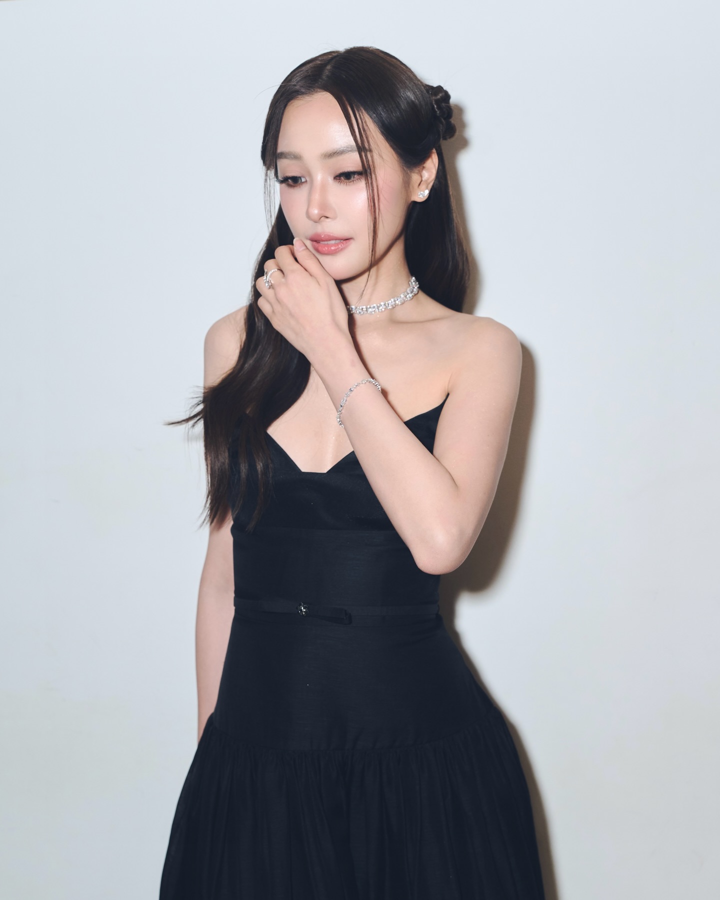 อุ้ม - อิษยา ฮอสุวรรณ