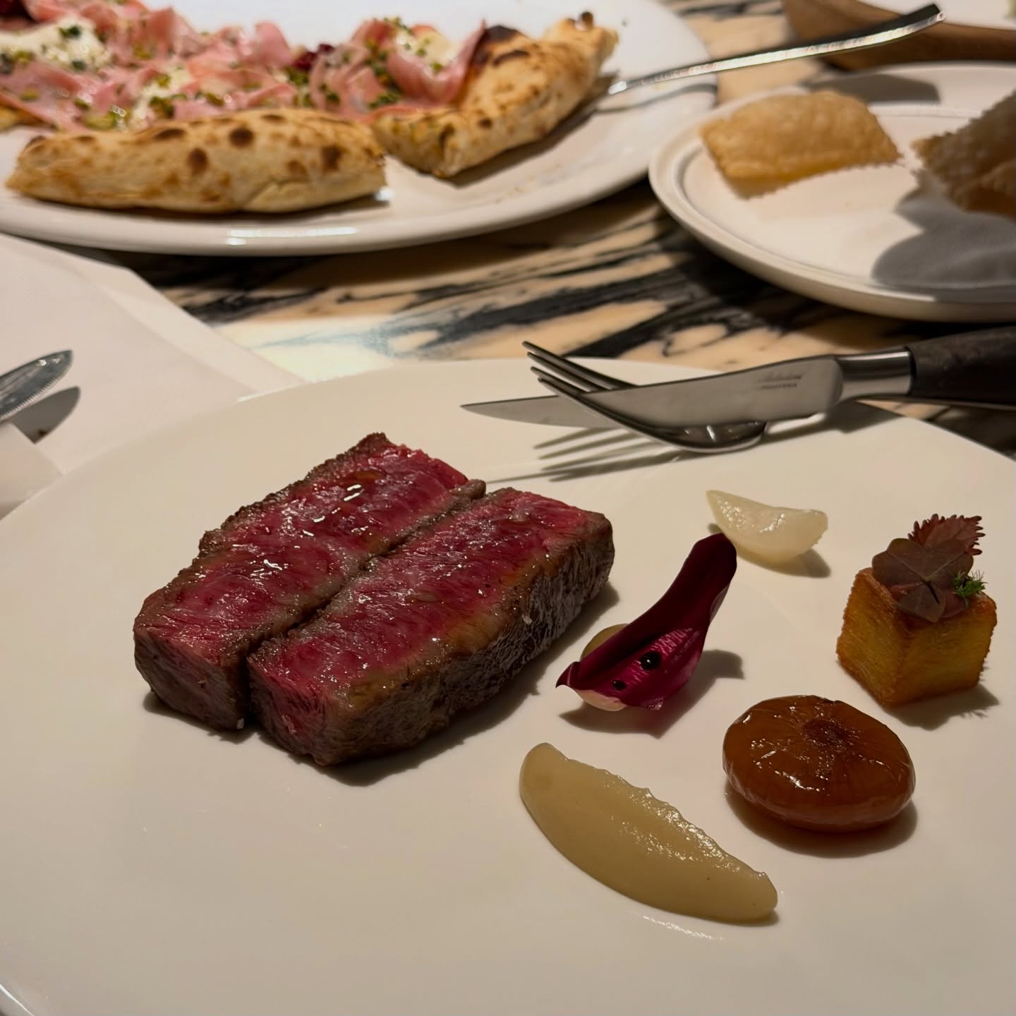 อุ้ม - อิษยา ฮอสุวรรณ