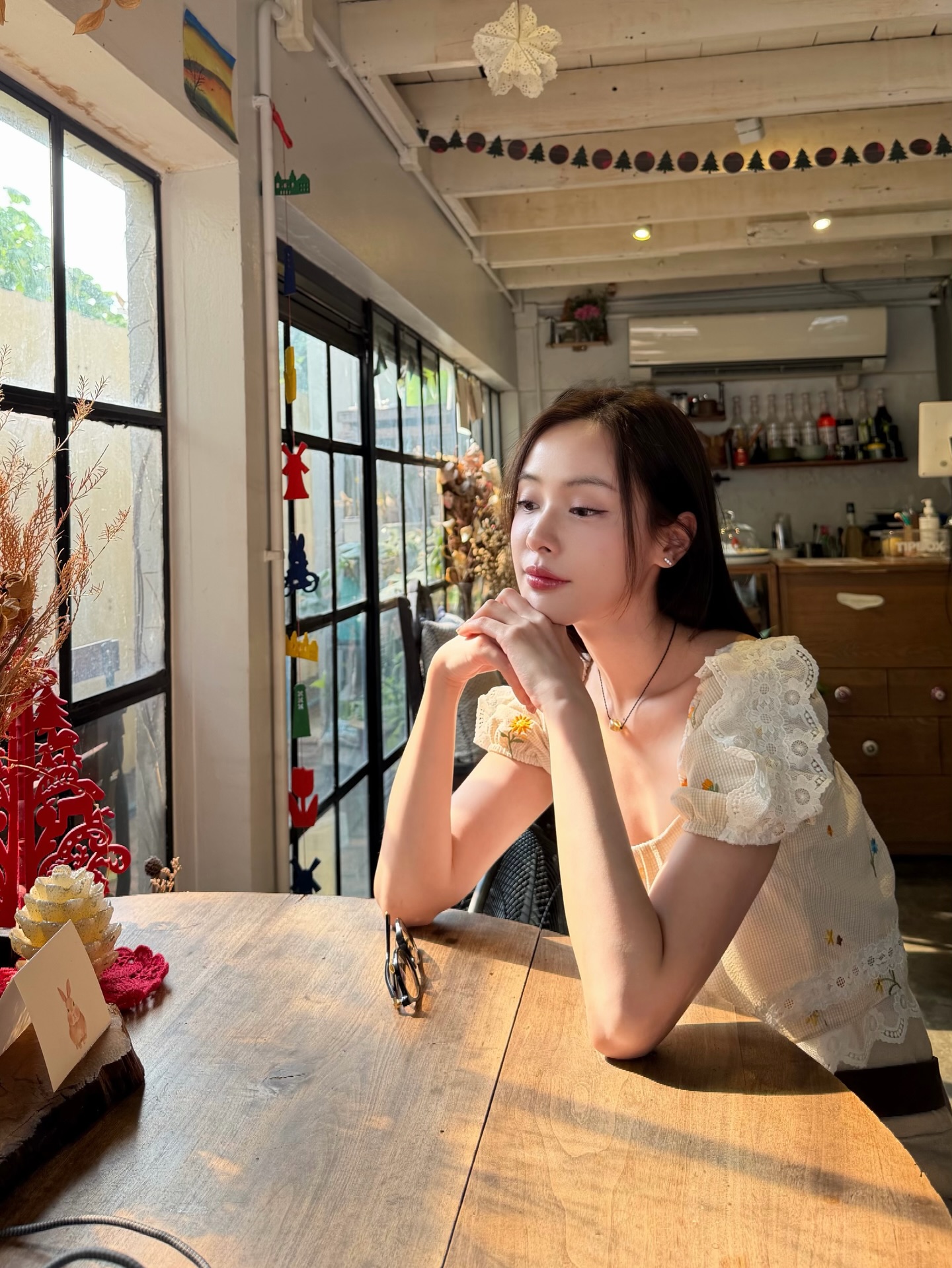 อุ้ม - อิษยา ฮอสุวรรณ