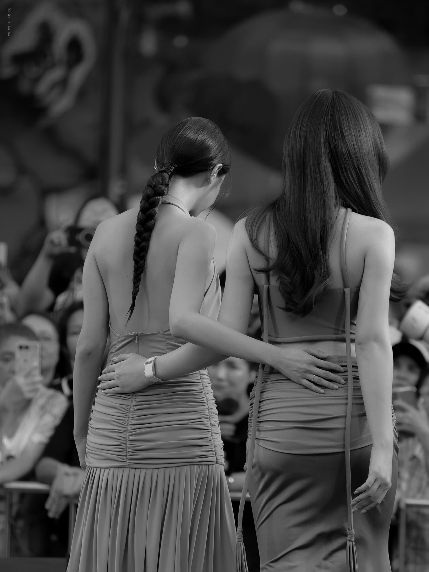 อุ้ม - อิษยา ฮอสุวรรณ