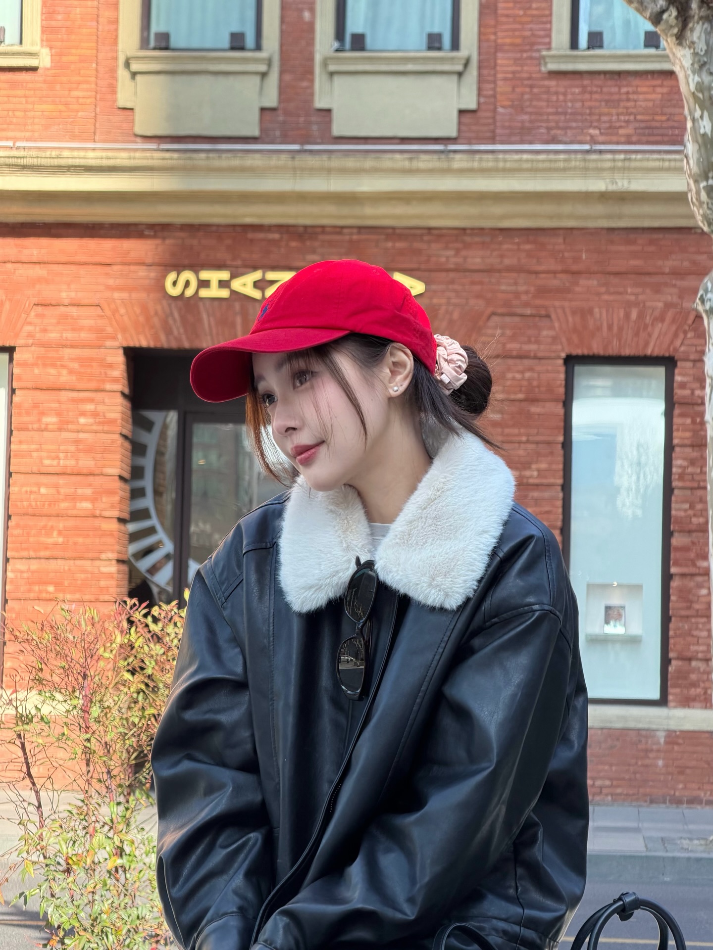 อุ้ม - อิษยา ฮอสุวรรณ