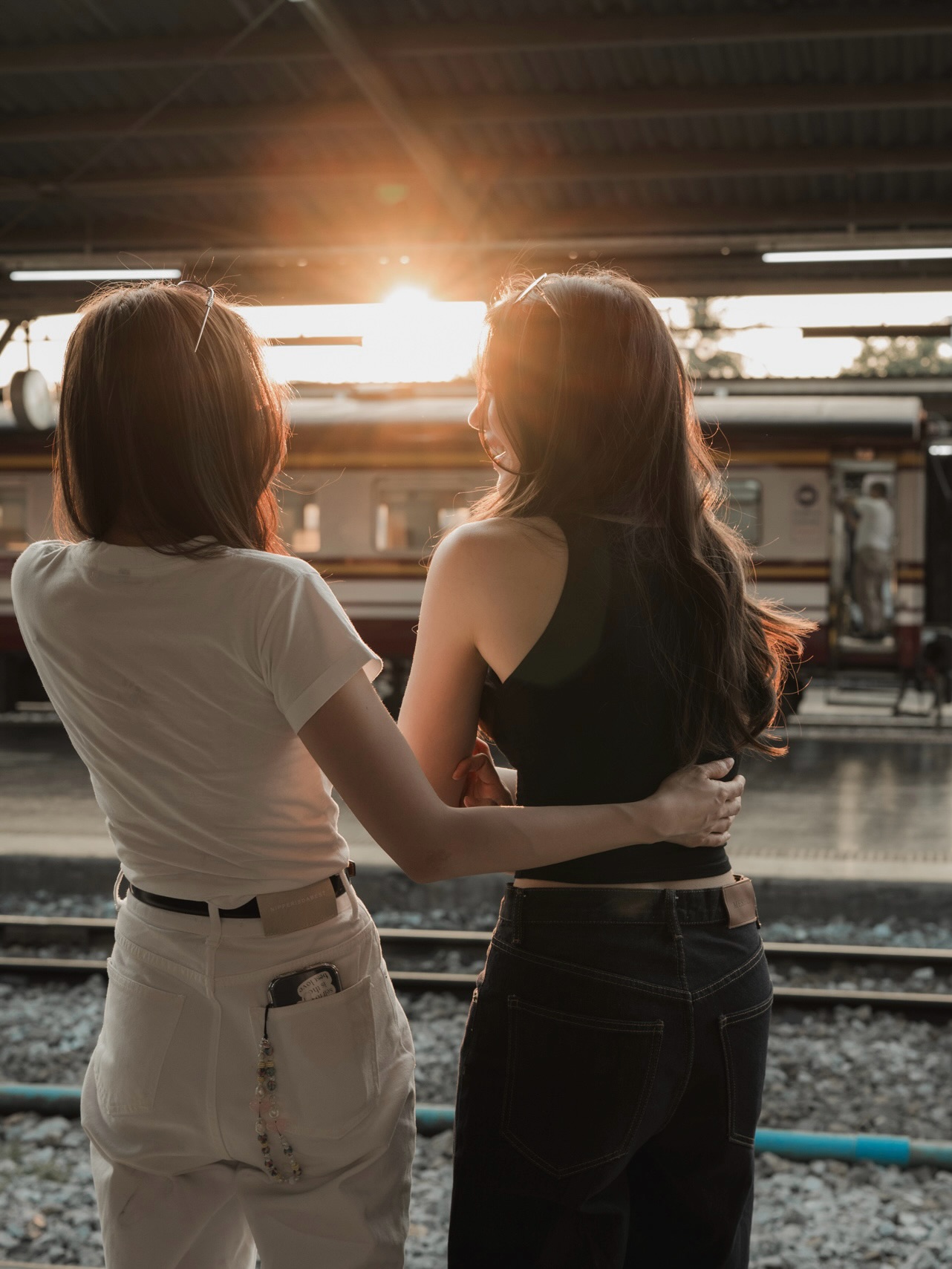 อุ้ม - อิษยา ฮอสุวรรณ