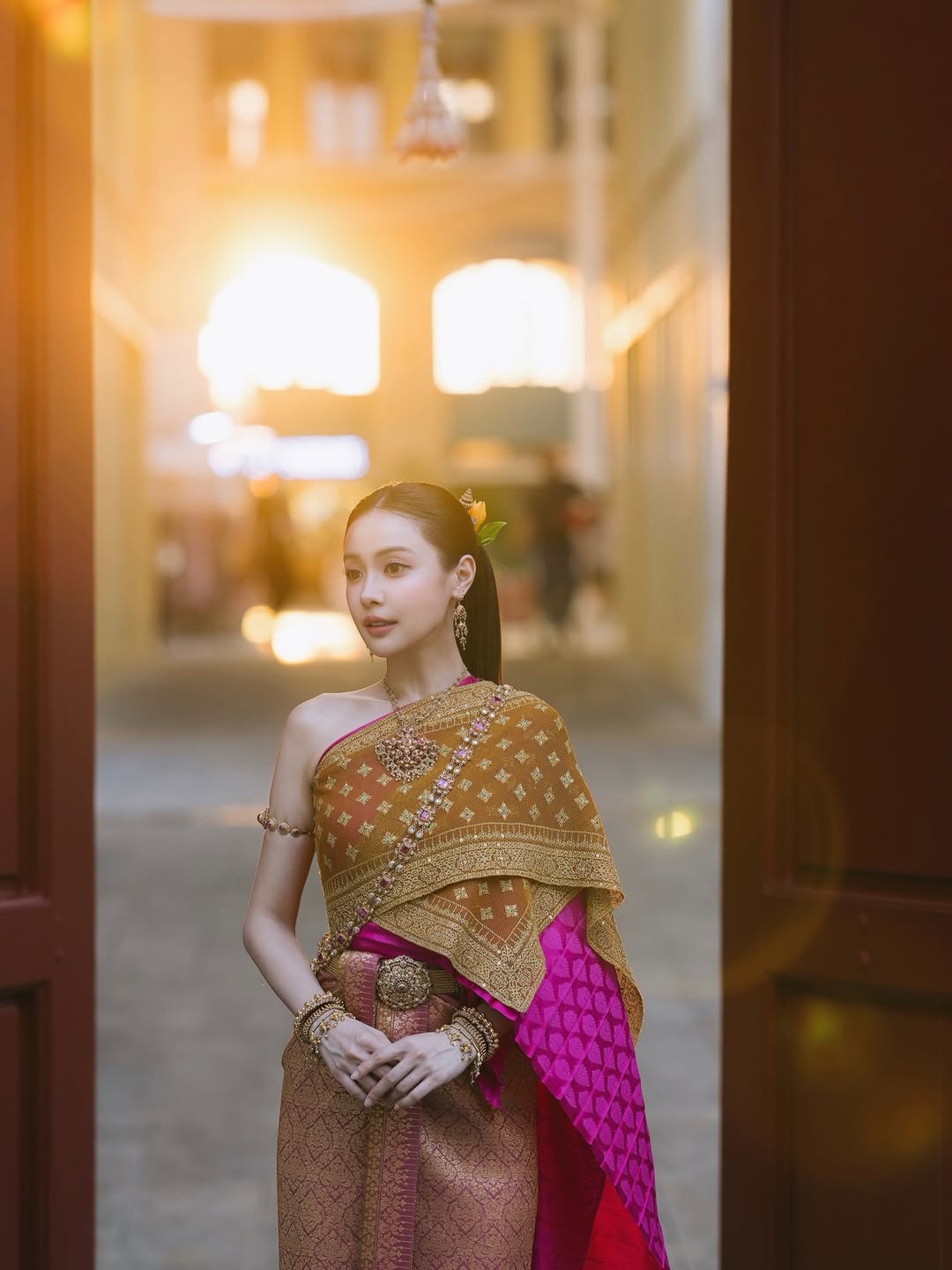 อุ้ม - อิษยา ฮอสุวรรณ