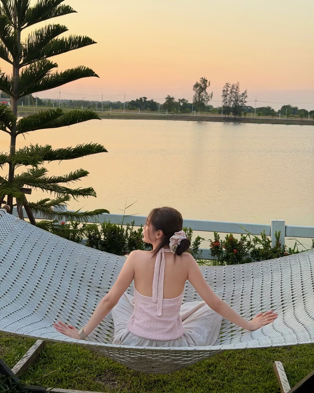 อุ้ม - อิษยา ฮอสุวรรณ