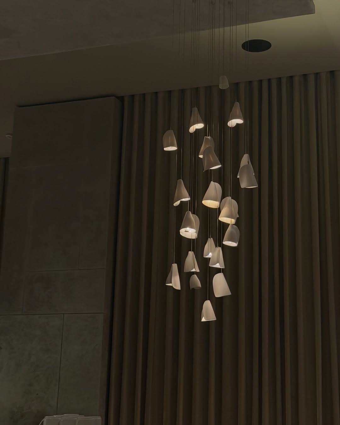 อุ้ม - อิษยา ฮอสุวรรณ